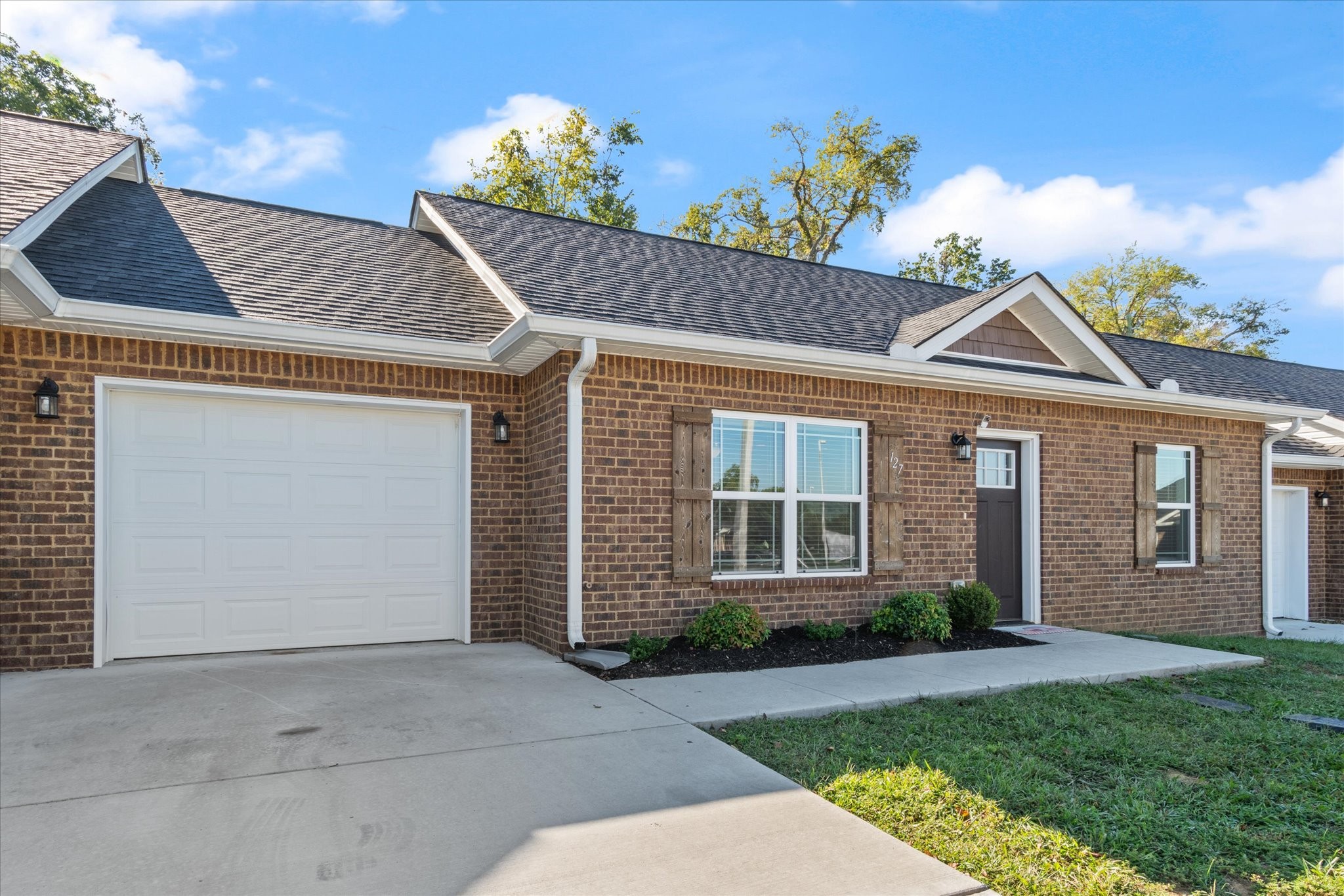 127 Dogwood Ct