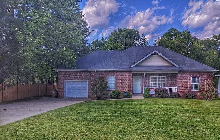 350 Nesbitt Ln