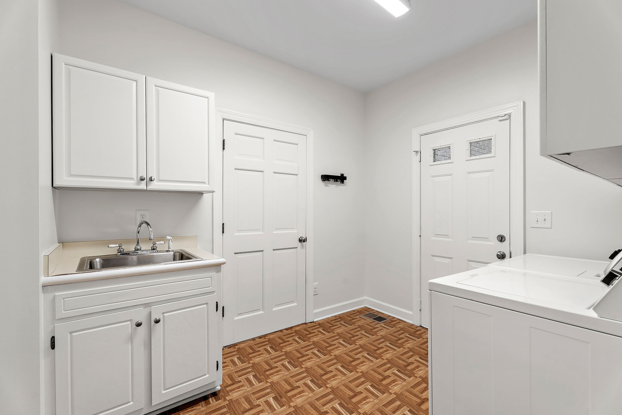 1052 Barrel Springs Hollow Rd