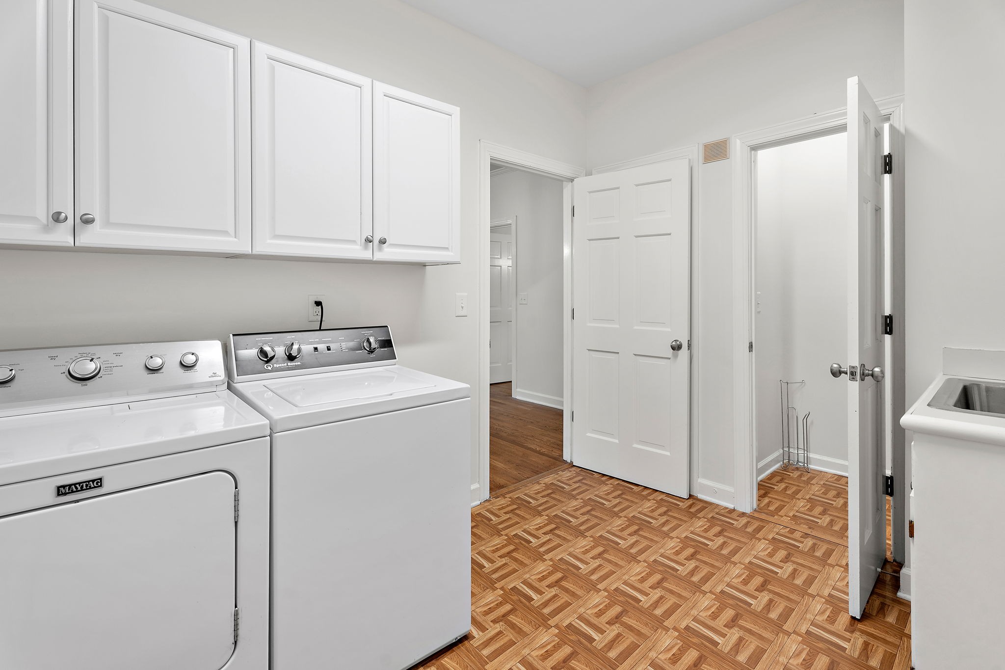 1052 Barrel Springs Hollow Rd