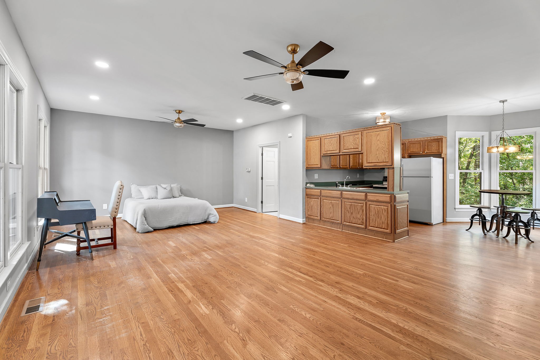 1052 Barrel Springs Hollow Rd