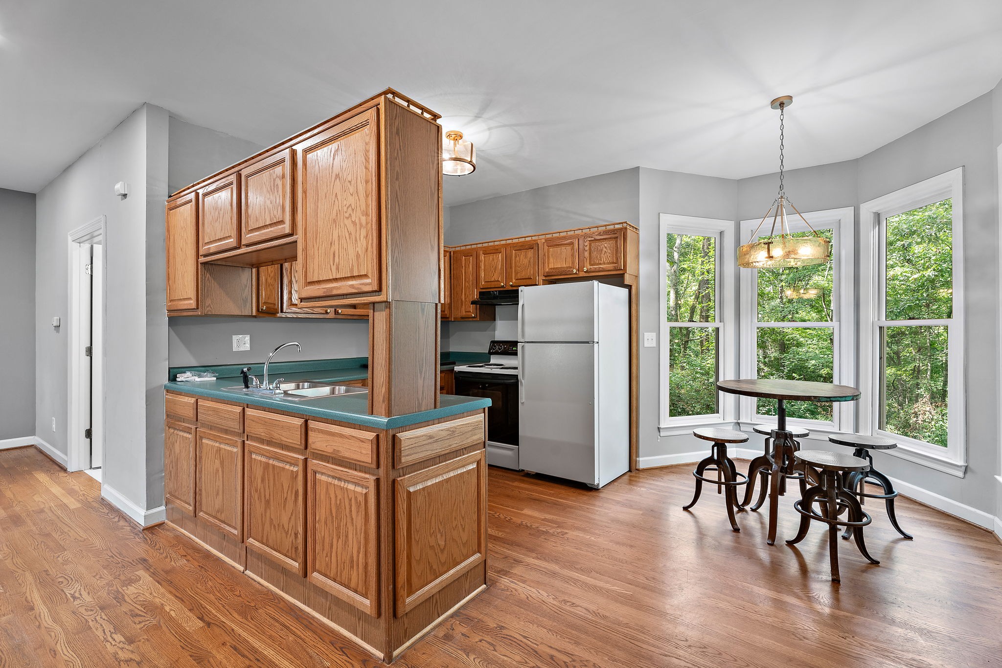 1052 Barrel Springs Hollow Rd