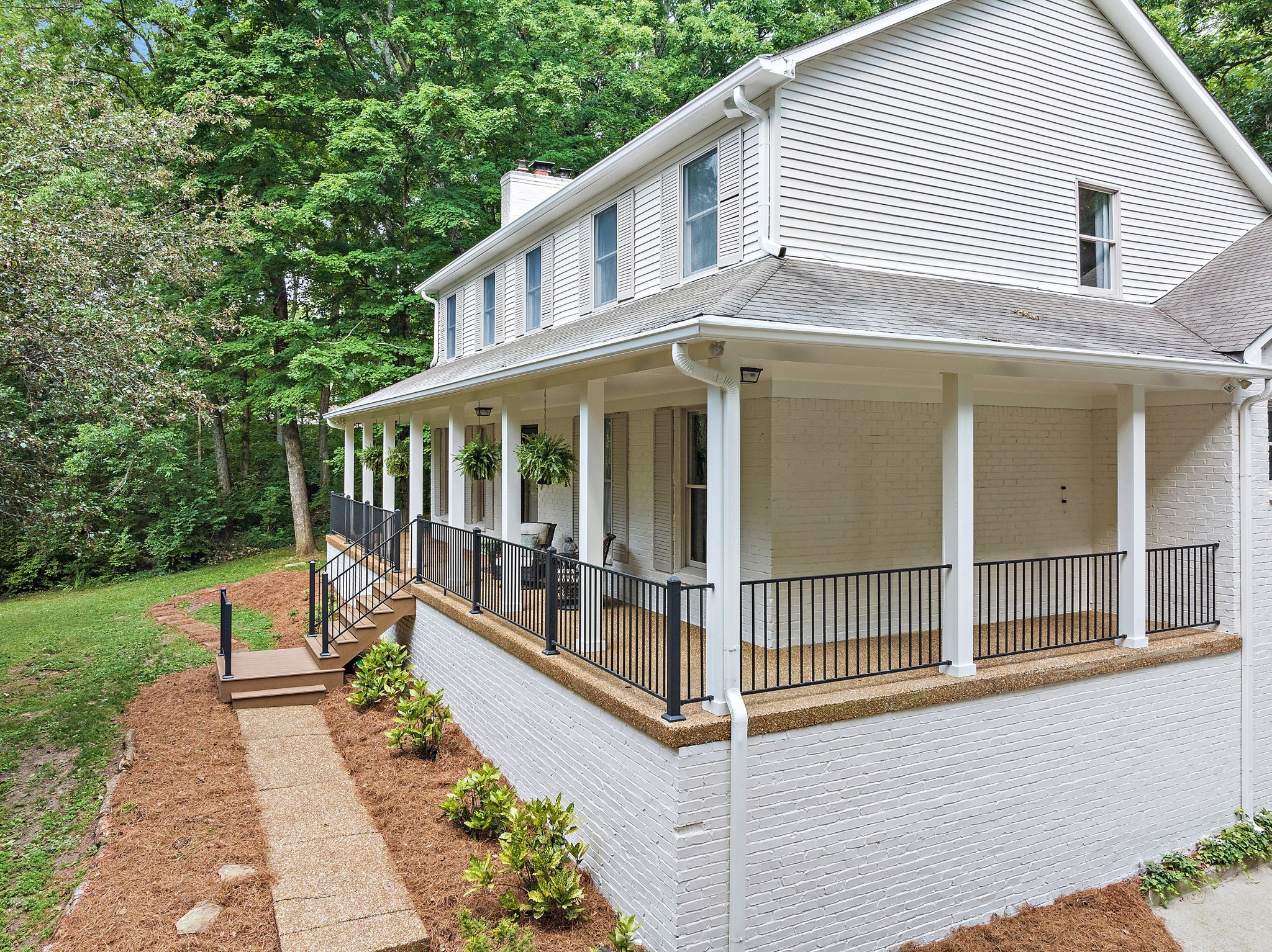 1052 Barrel Springs Hollow Rd