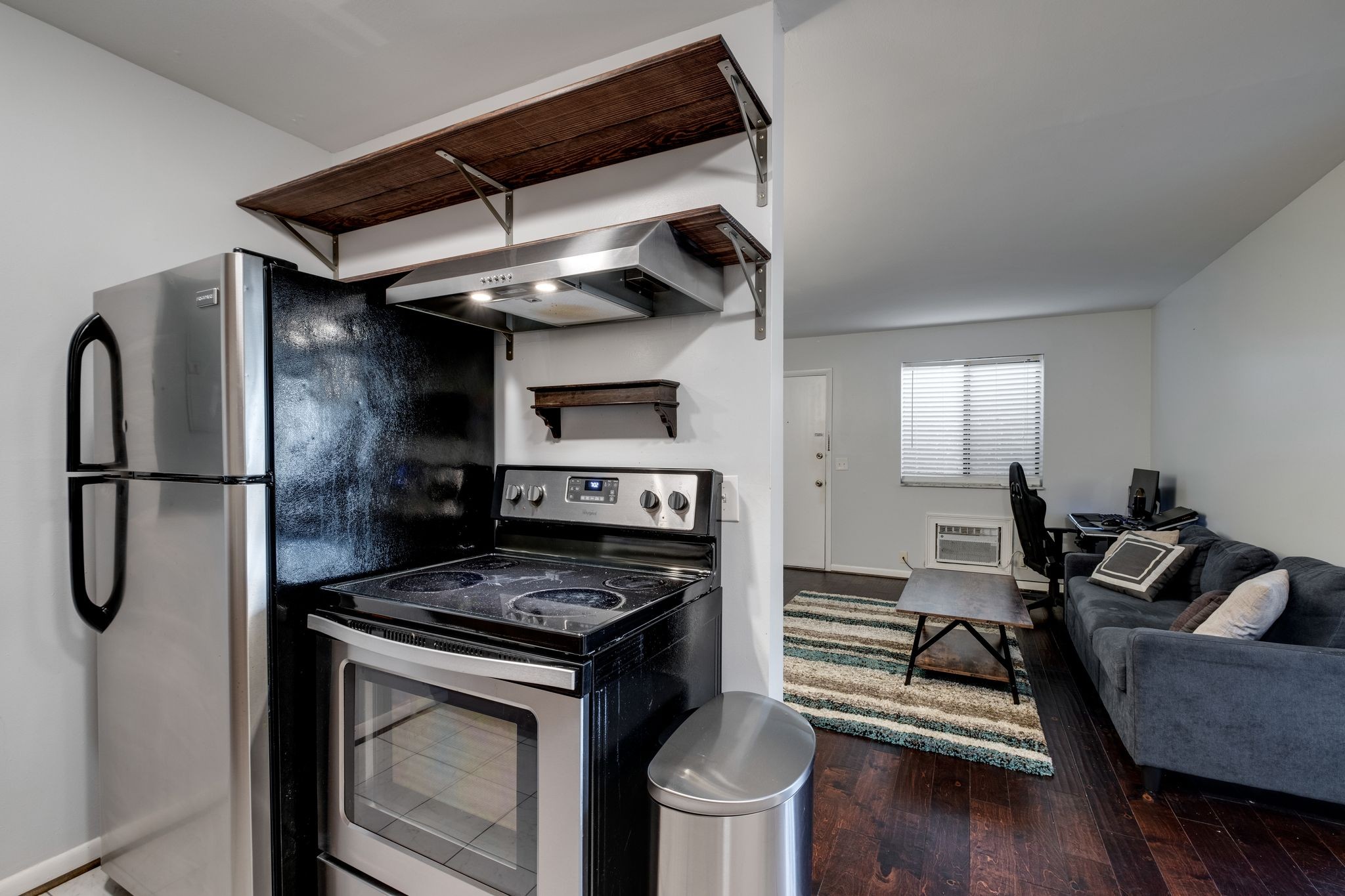 2134 Fairfax Ave Unit: B13