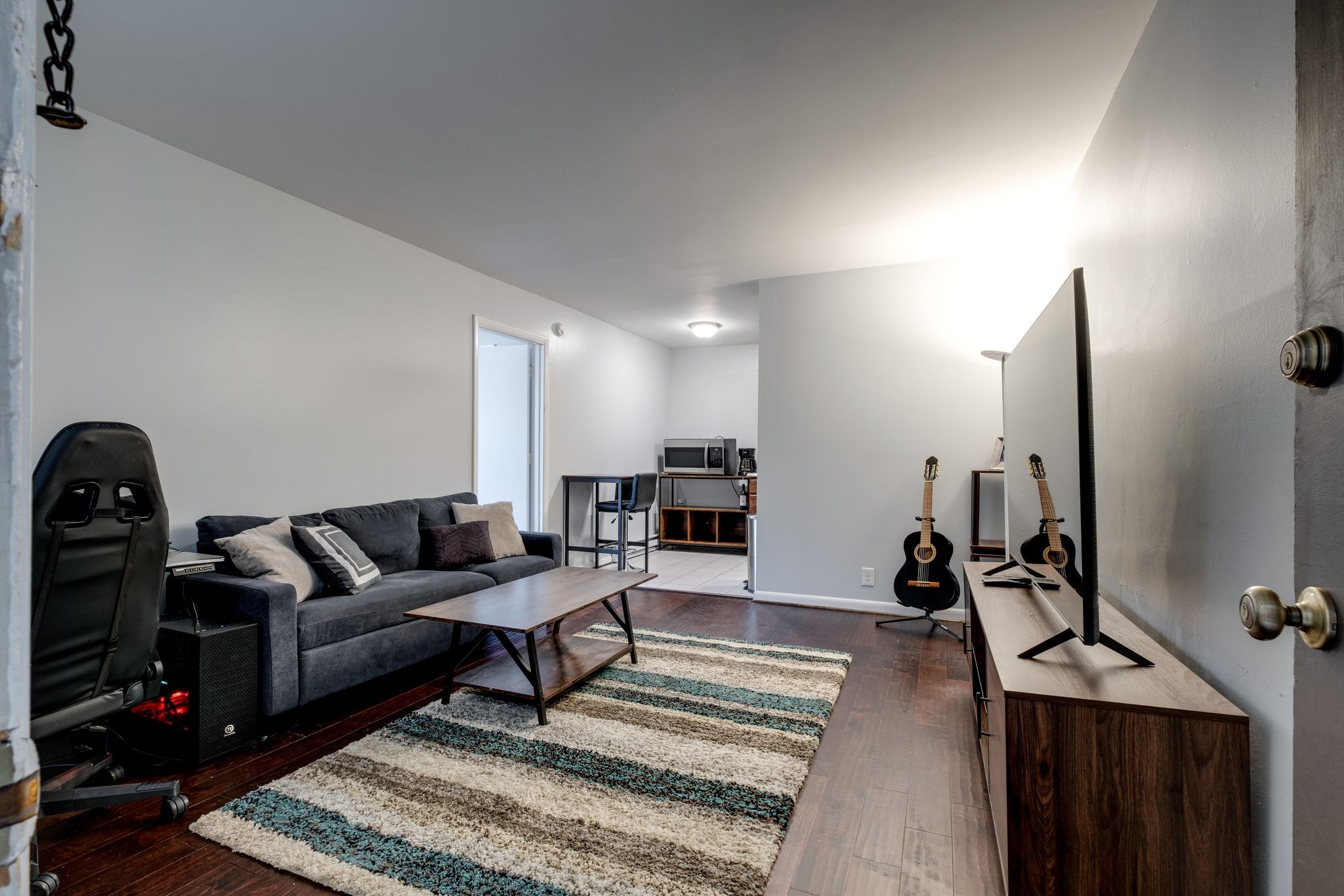 2134 Fairfax Ave Unit: B13