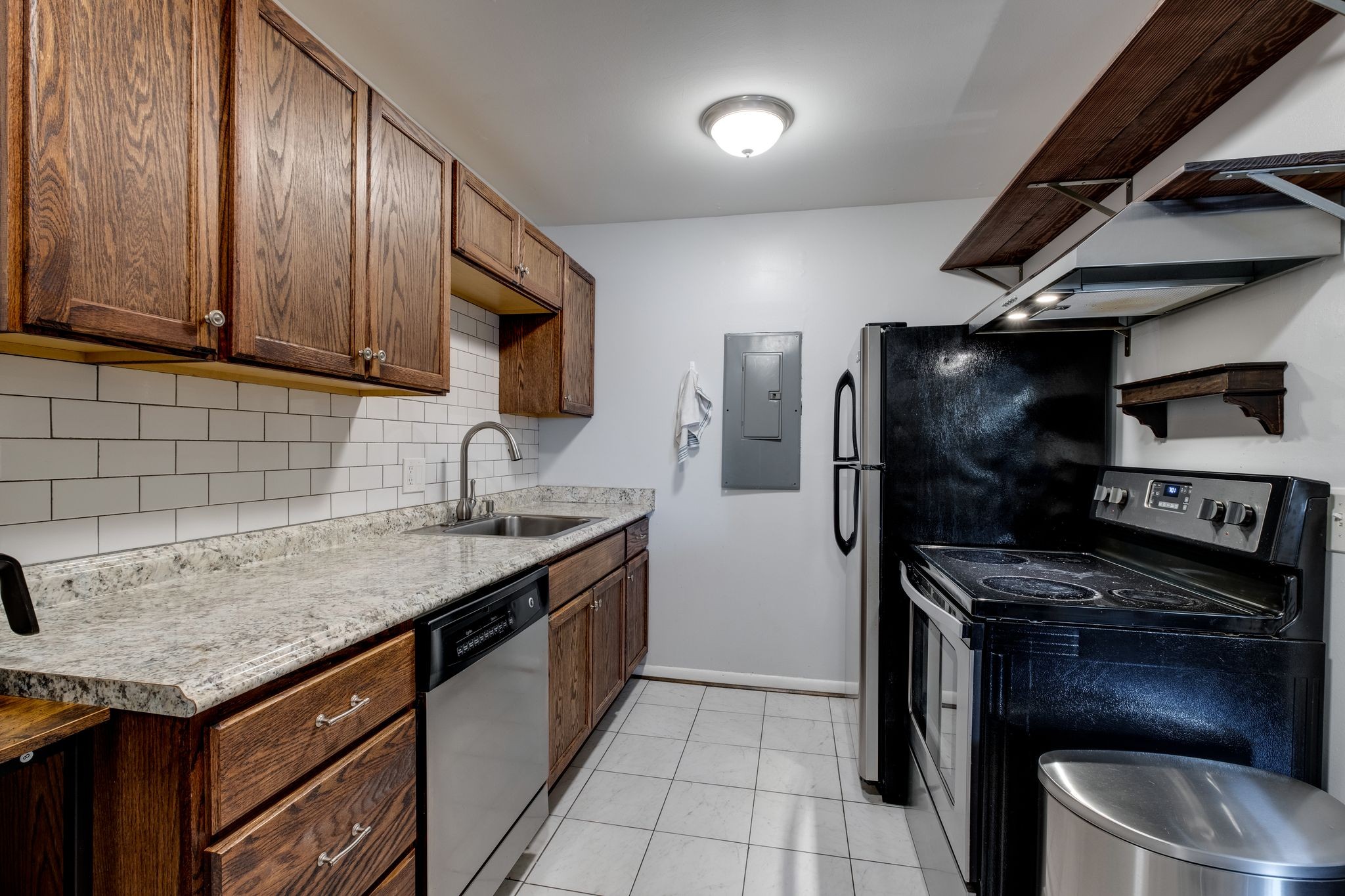2134 Fairfax Ave Unit: B13