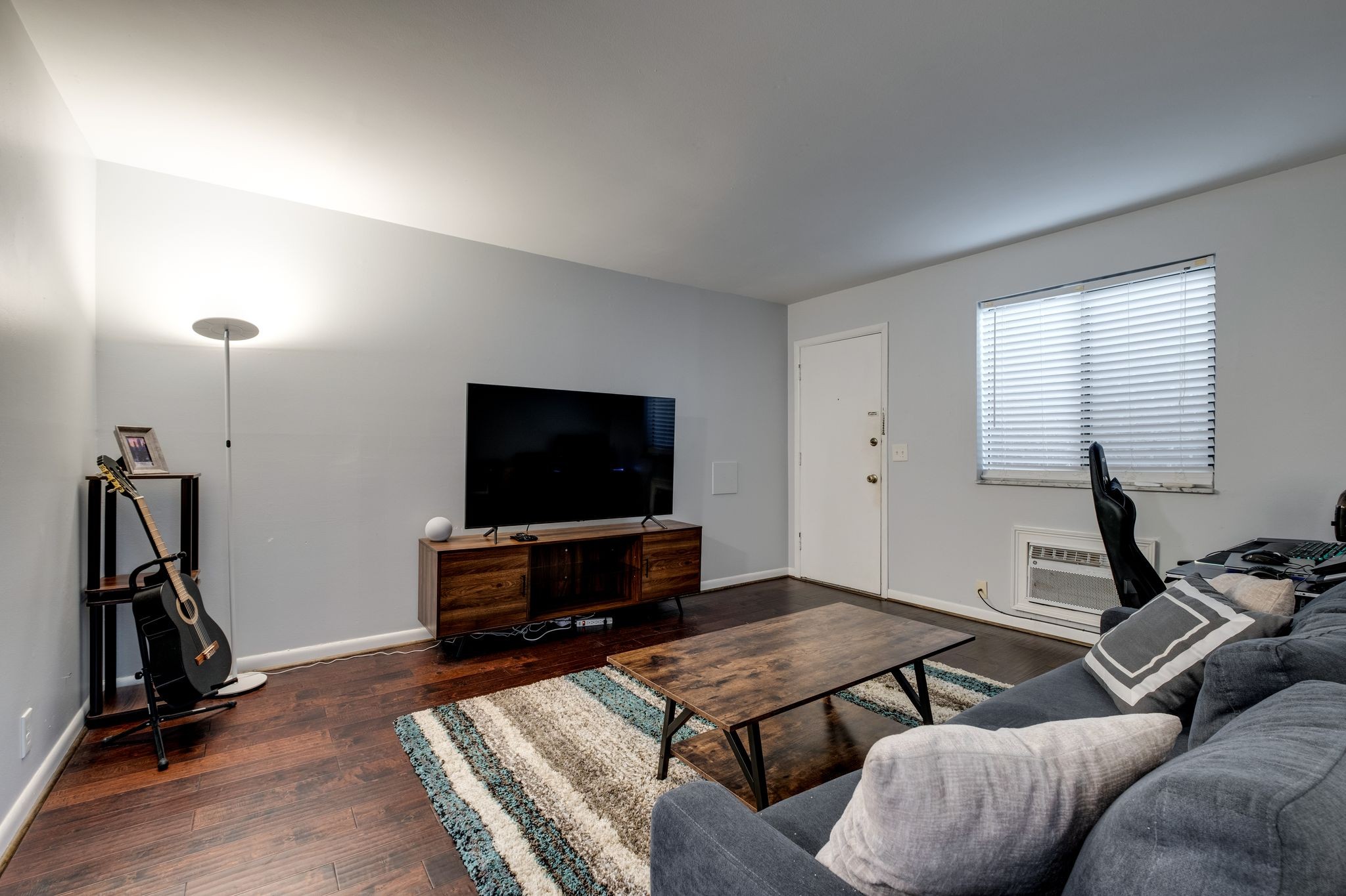 2134 Fairfax Ave Unit: B13