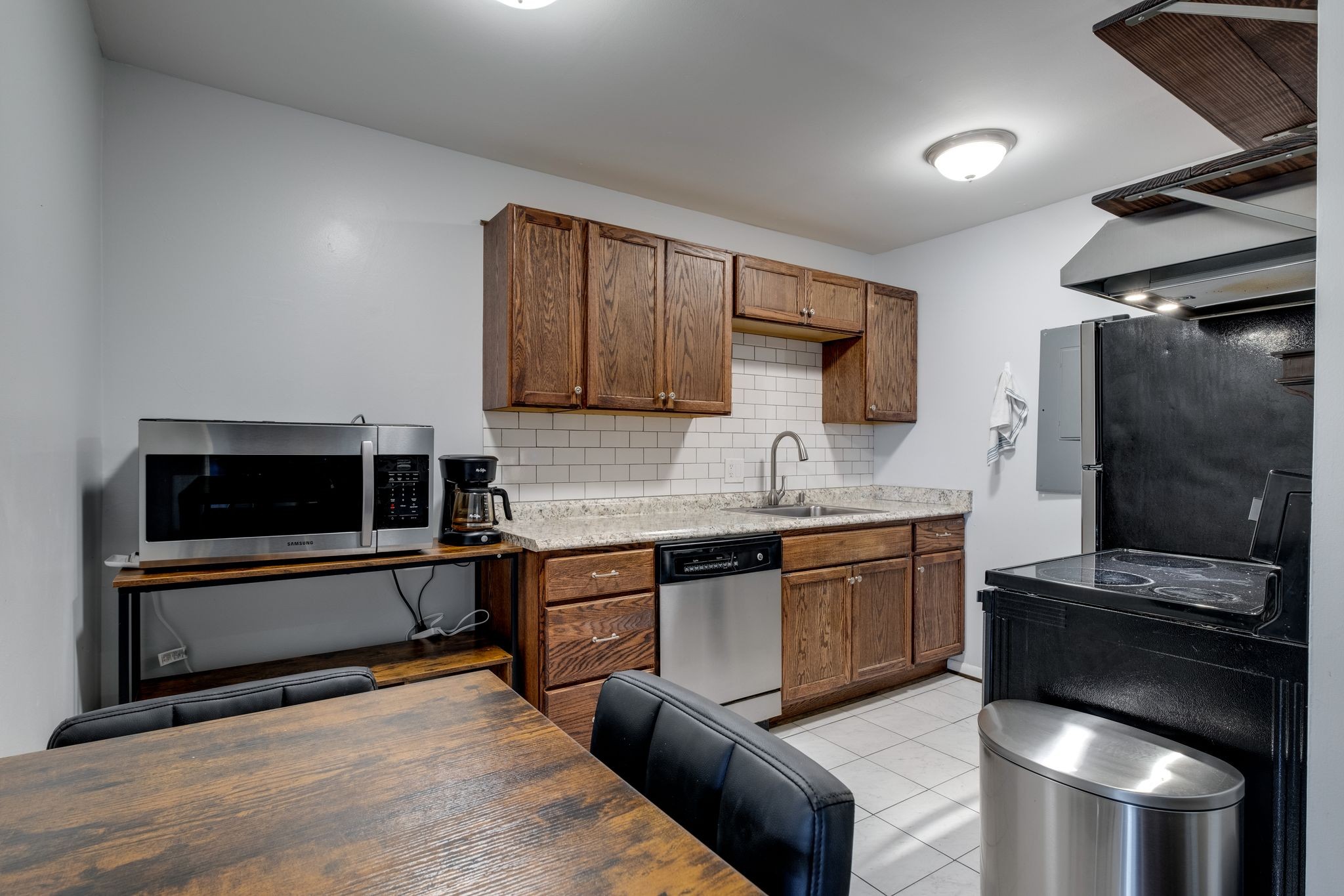 2134 Fairfax Ave Unit: B13