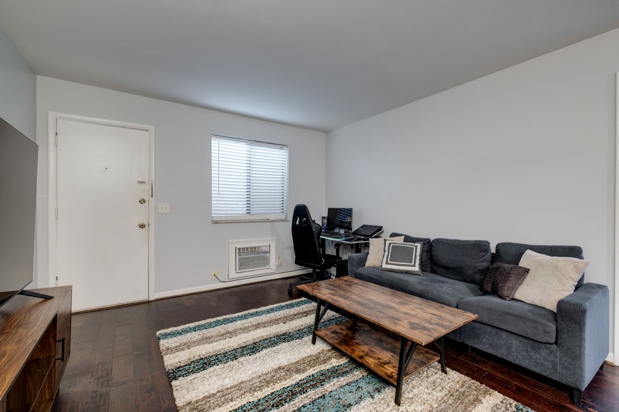 2134 Fairfax Ave Unit: B13