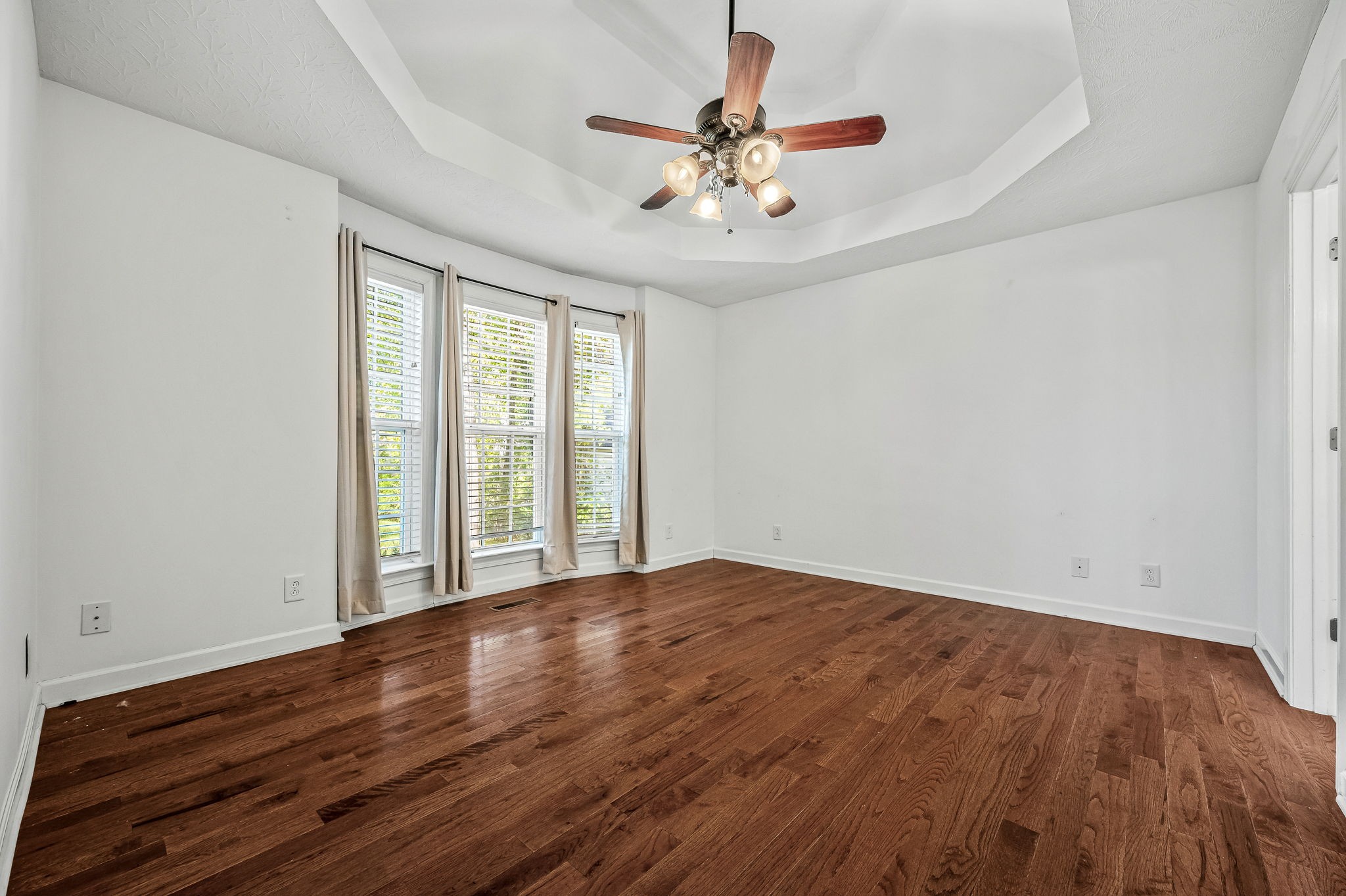 216 Juanita Dr