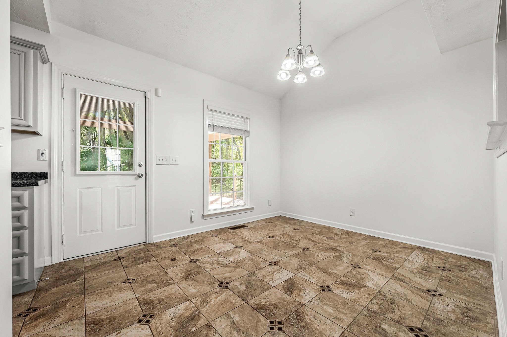 216 Juanita Dr