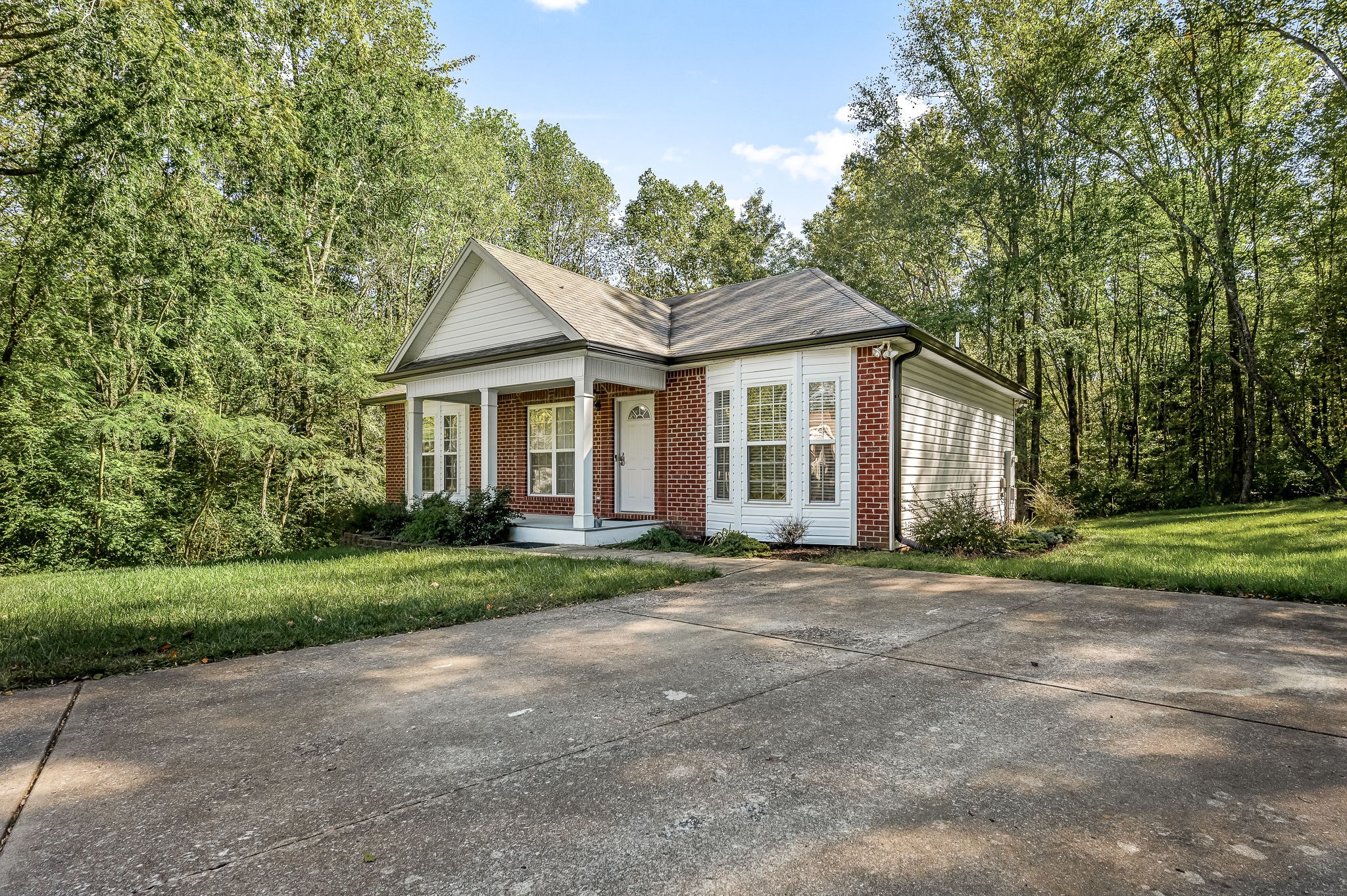216 Juanita Dr