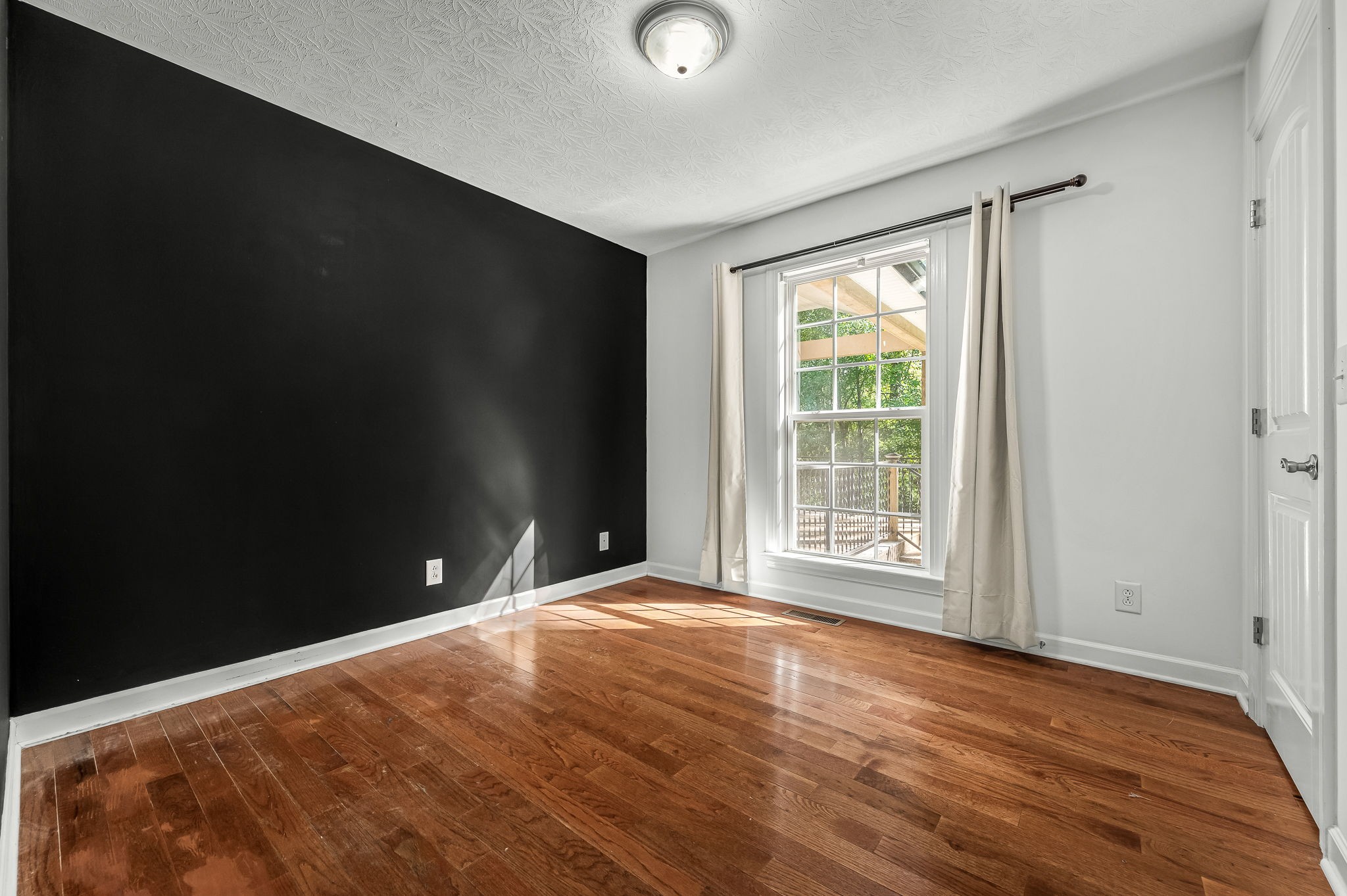 216 Juanita Dr