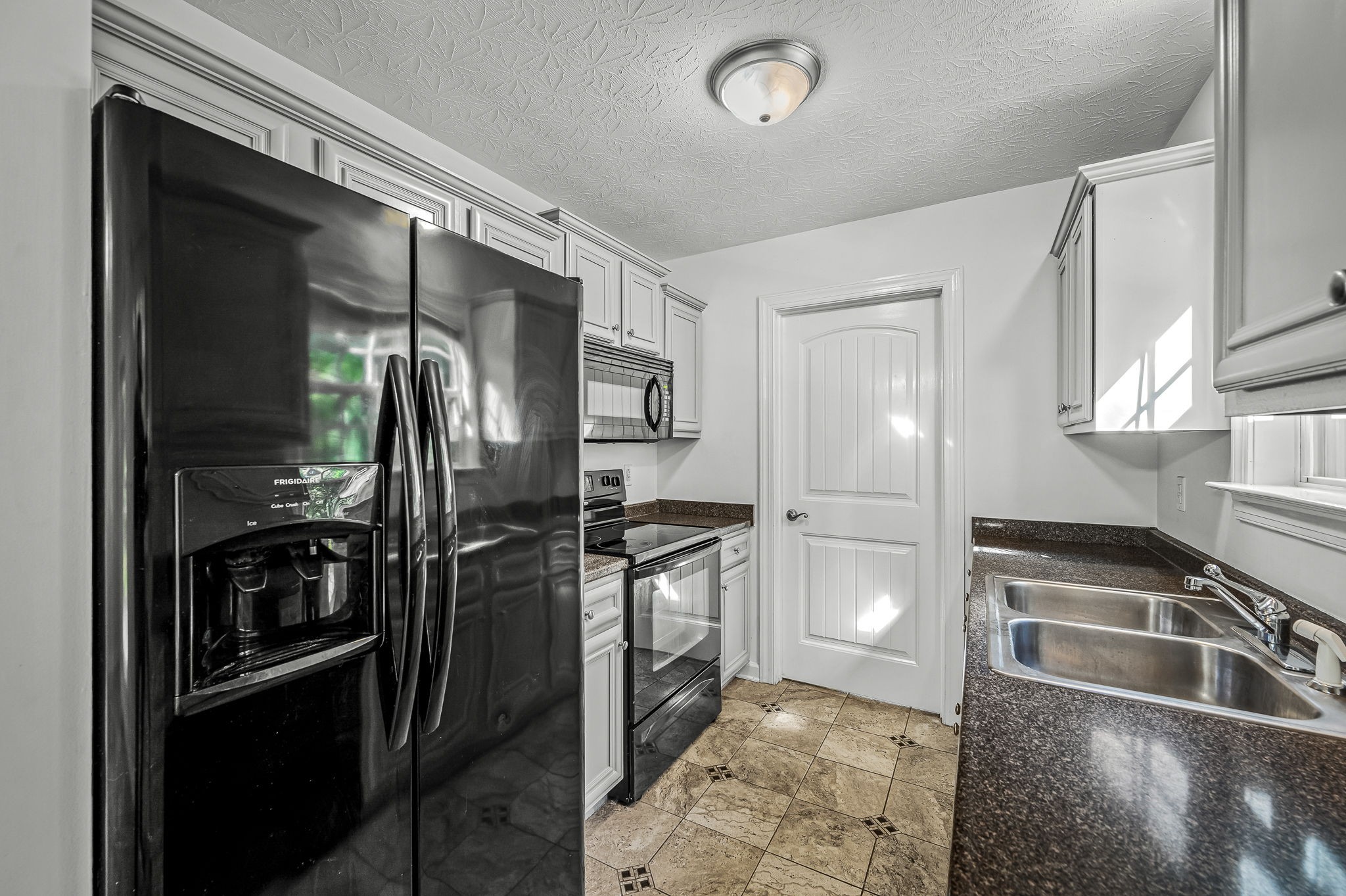 216 Juanita Dr