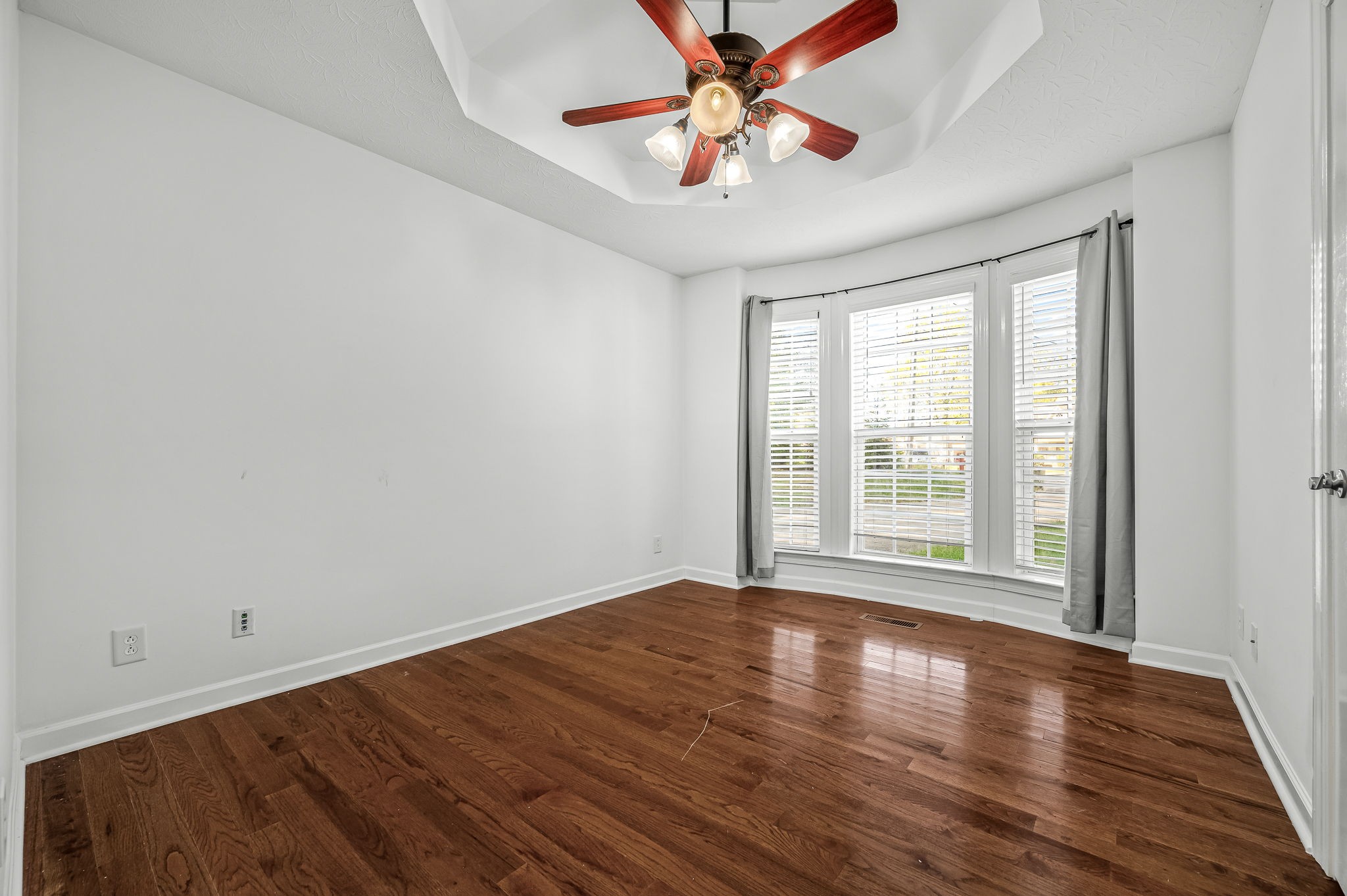 216 Juanita Dr