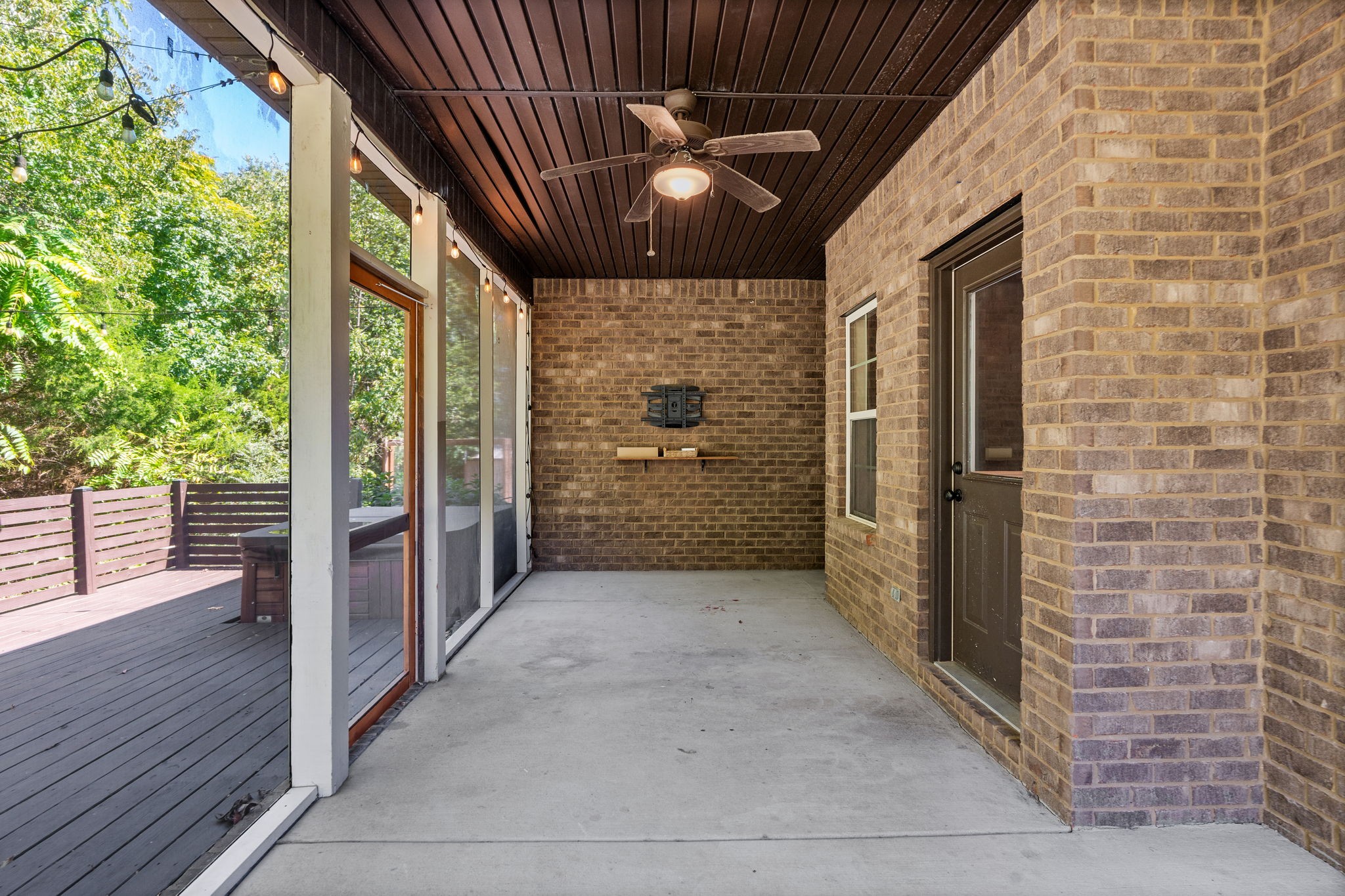 2016 W McLaughlin St