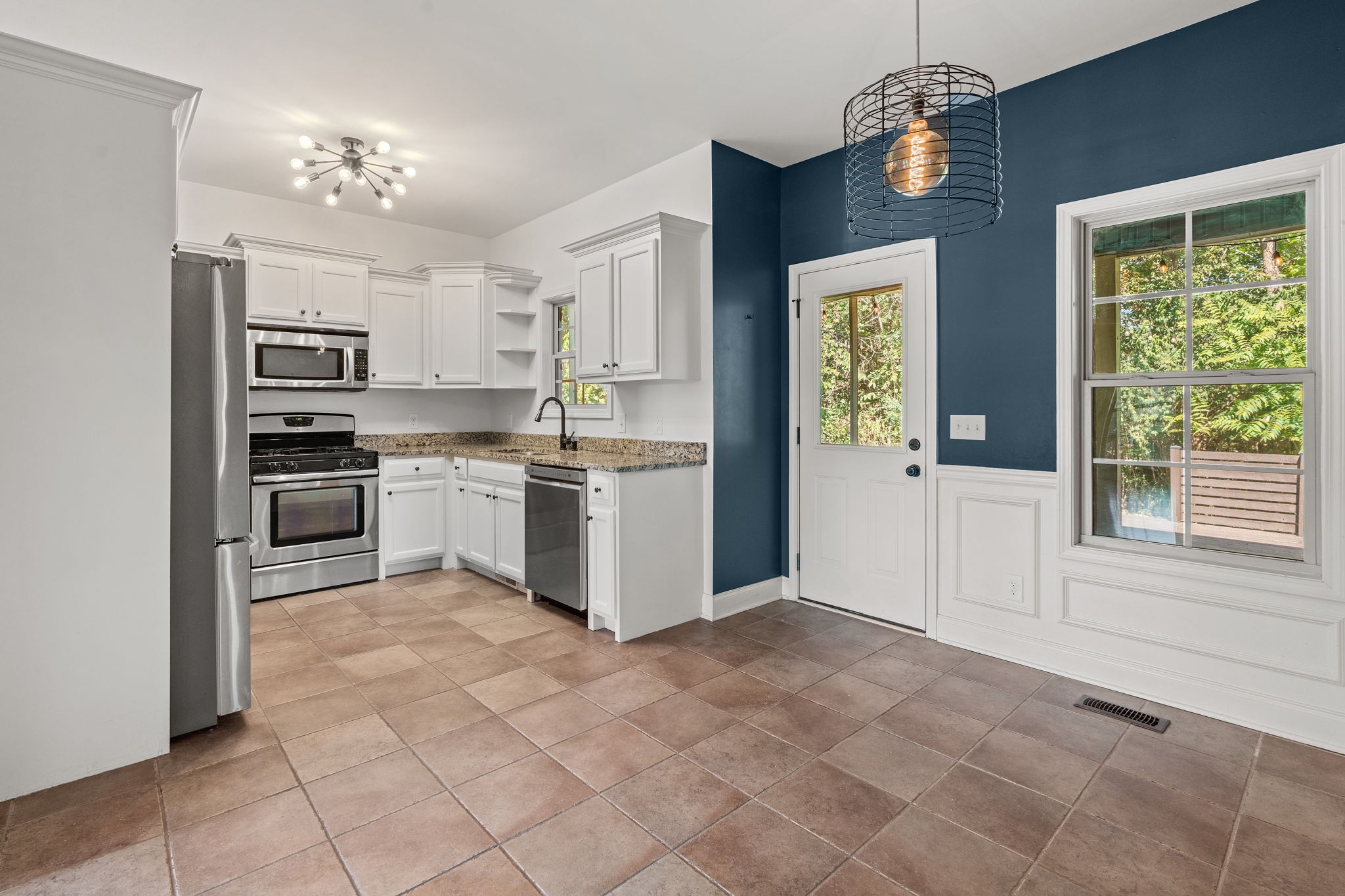 2016 W McLaughlin St