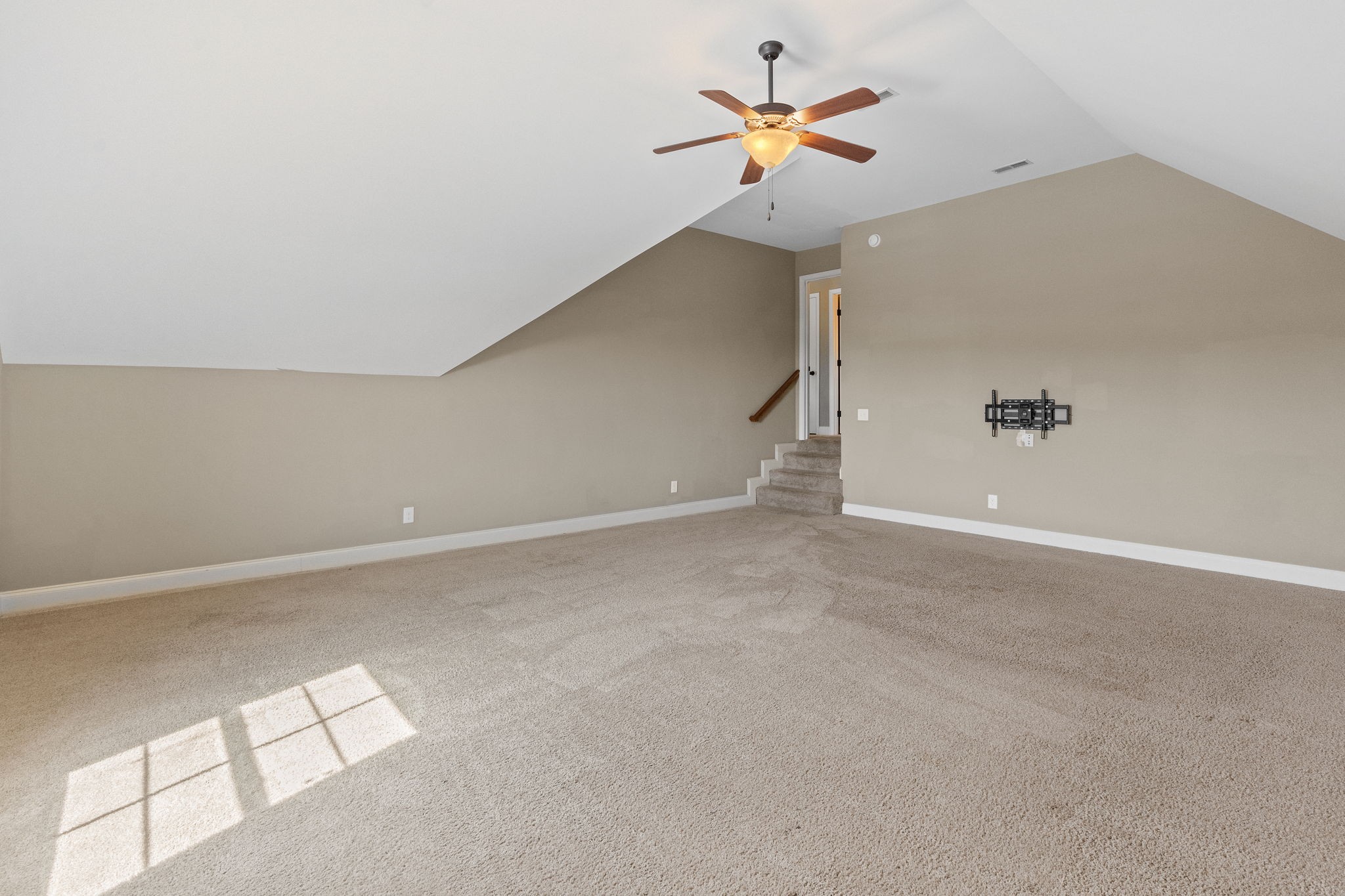 2016 W McLaughlin St