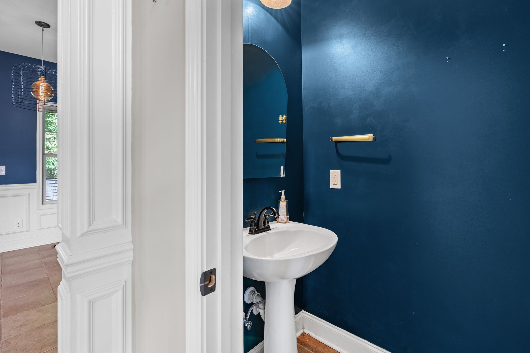 2016 W McLaughlin St