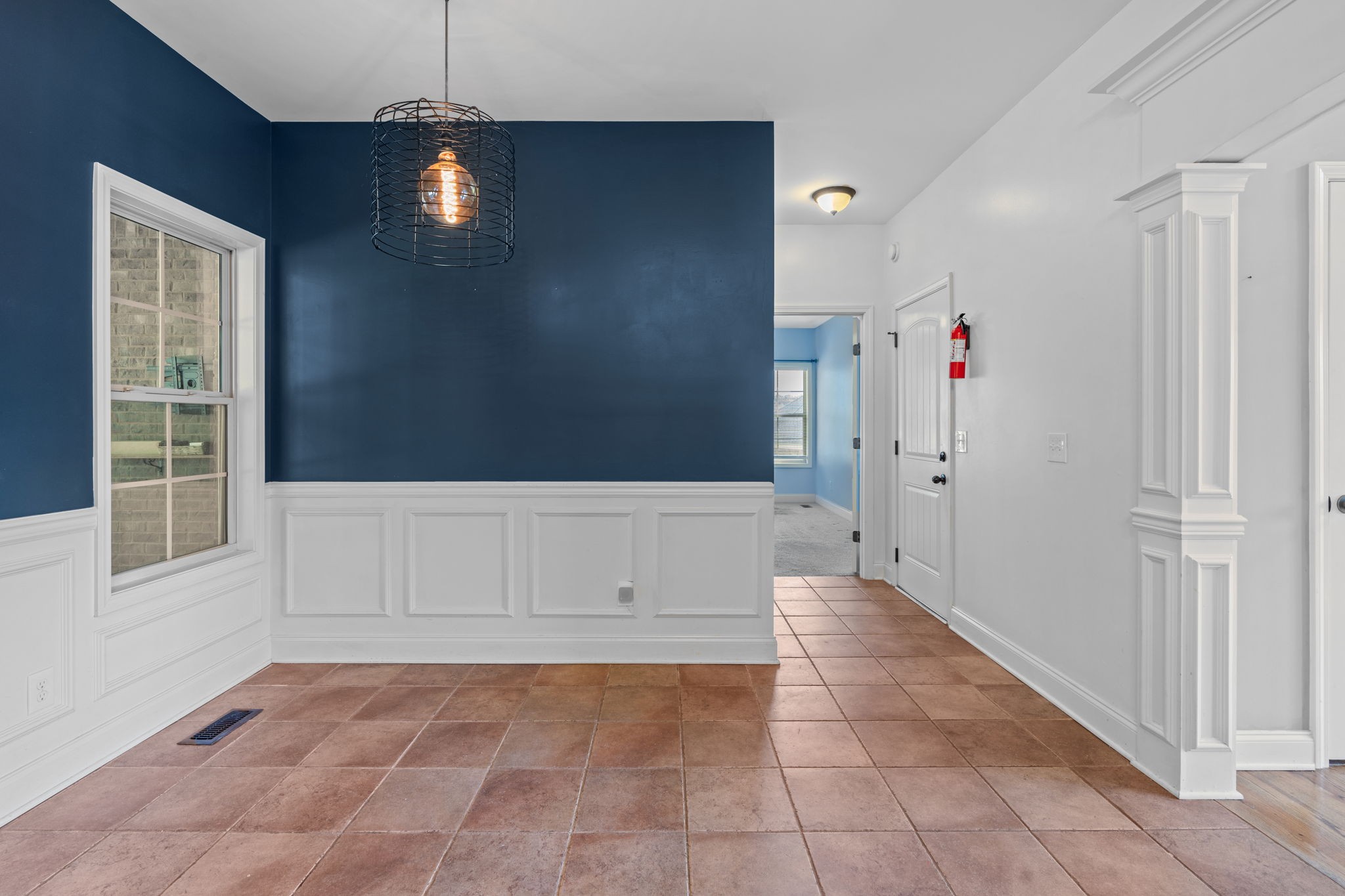 2016 W McLaughlin St