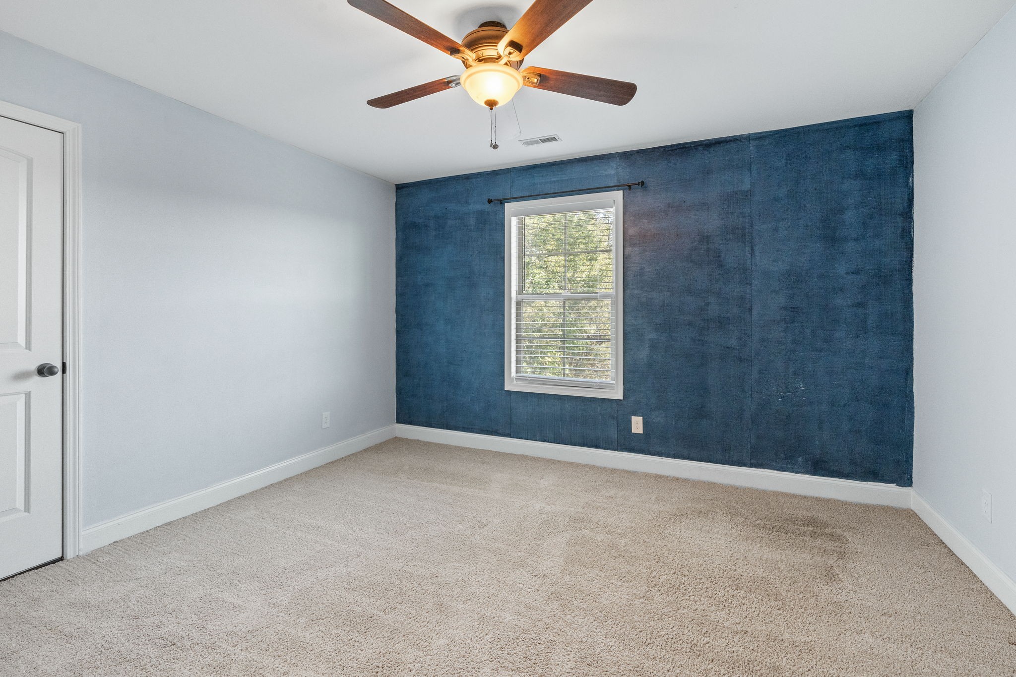 2016 W McLaughlin St