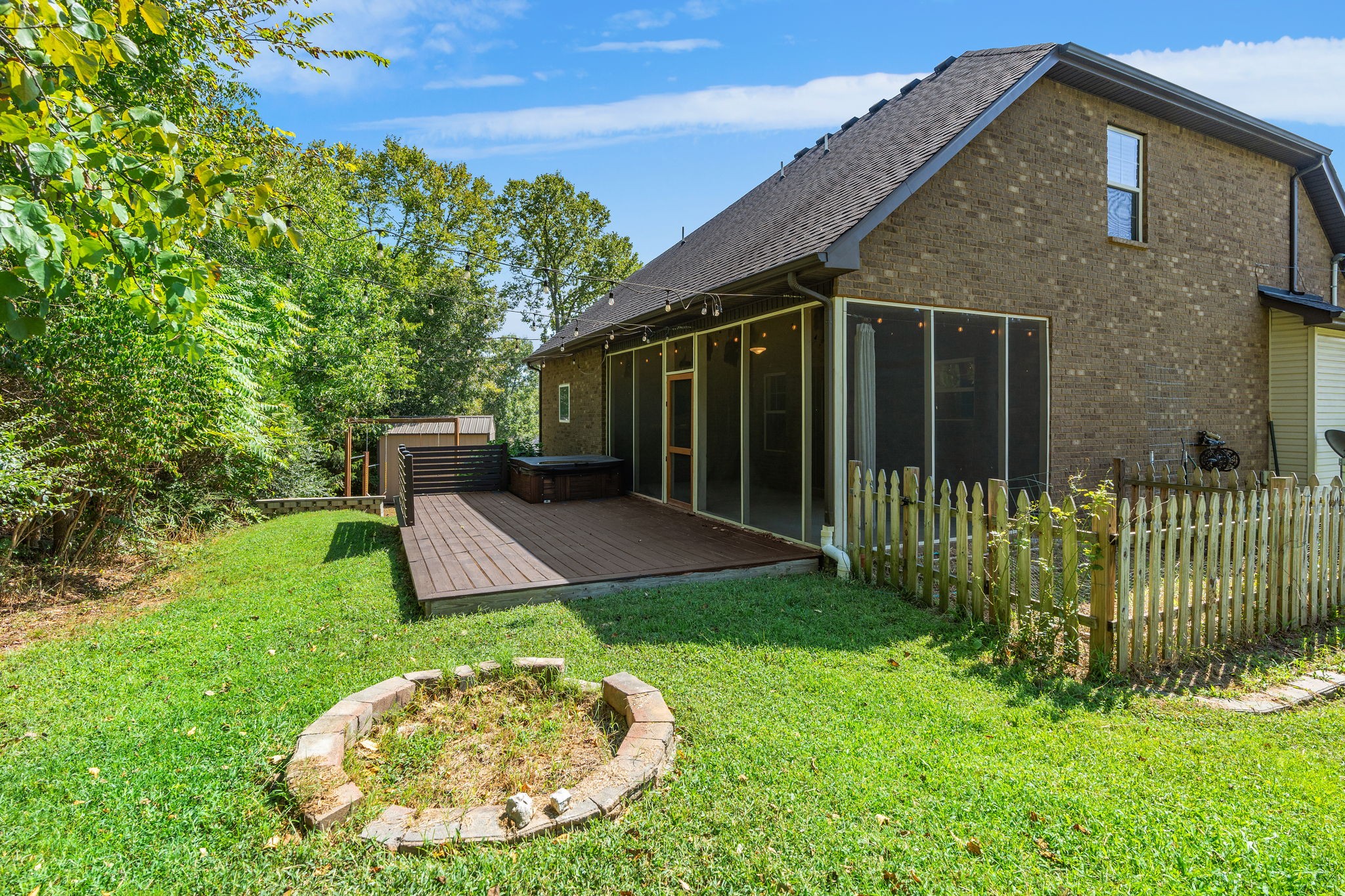 2016 W McLaughlin St