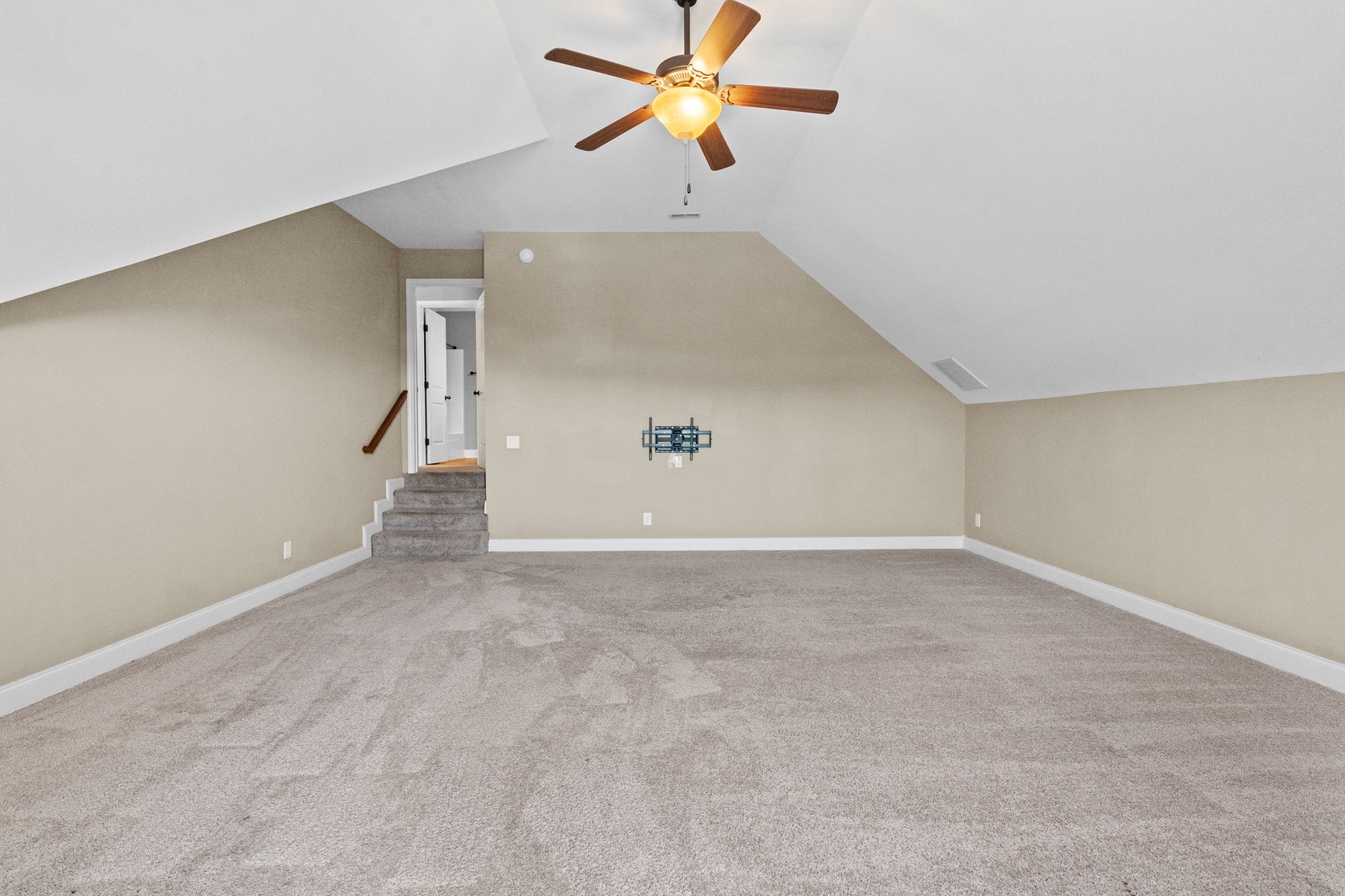 2016 W McLaughlin St