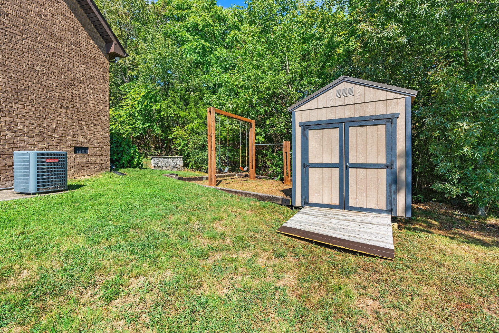 2016 W McLaughlin St