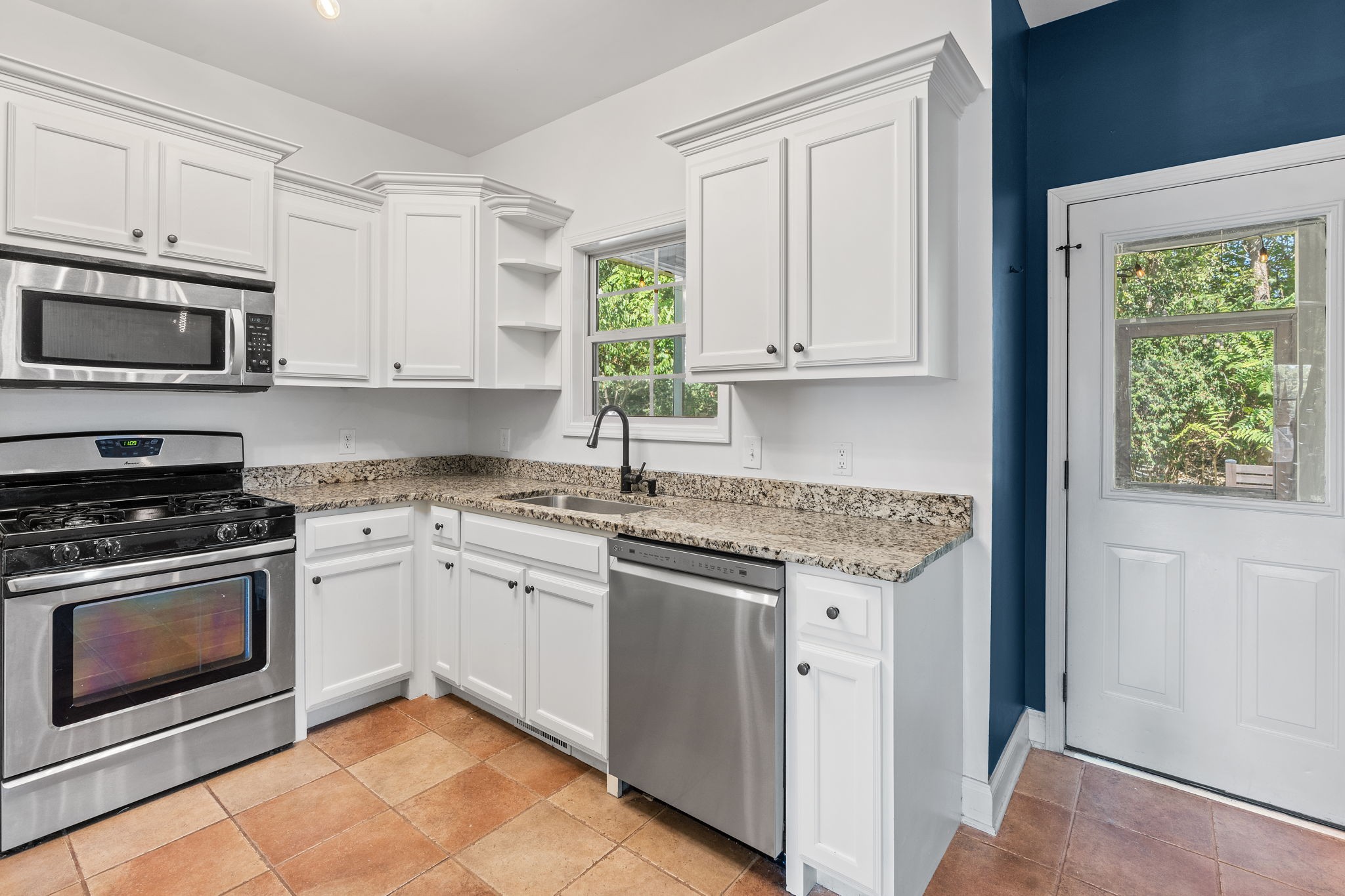 2016 W McLaughlin St