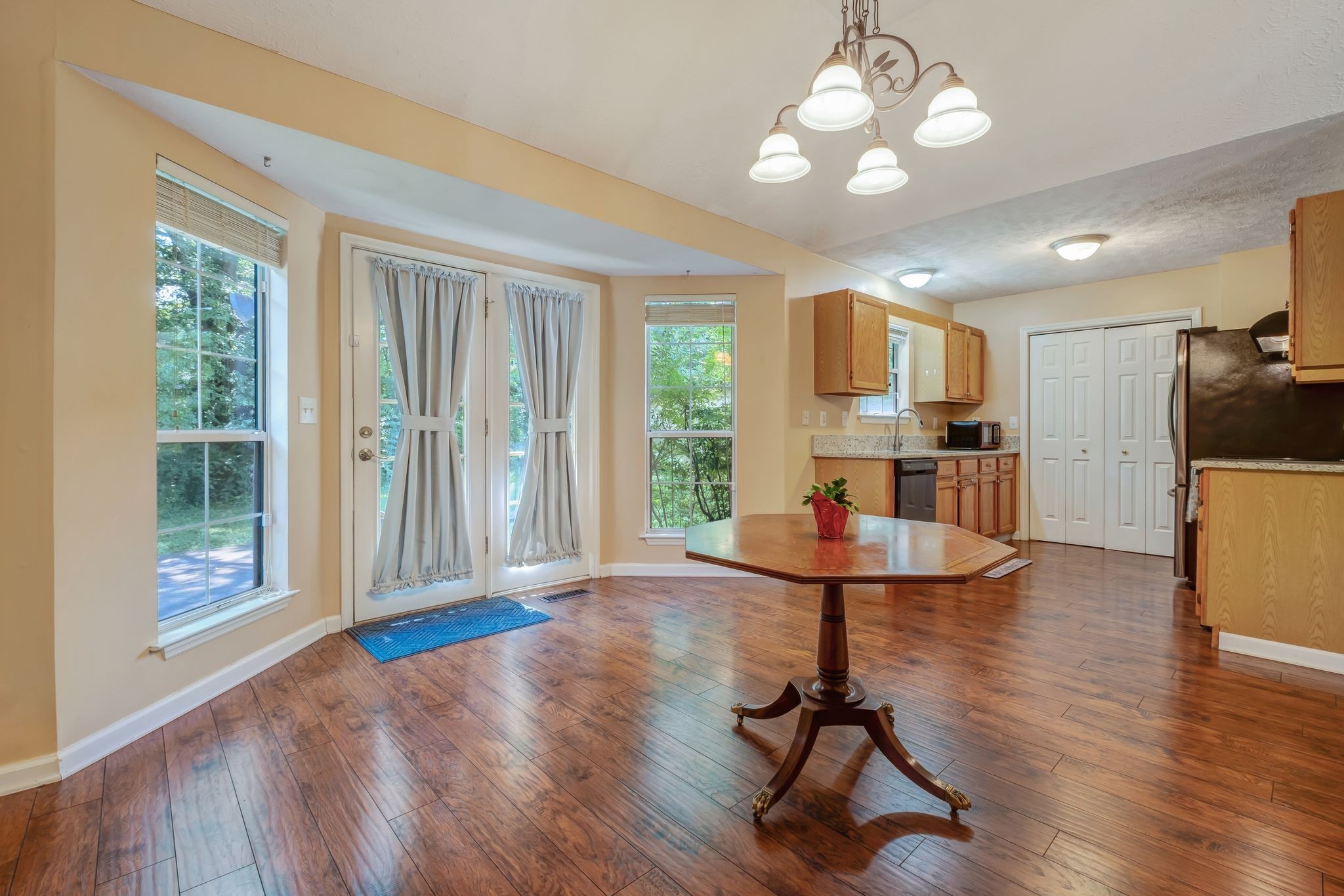 1255 Hillwood Ct