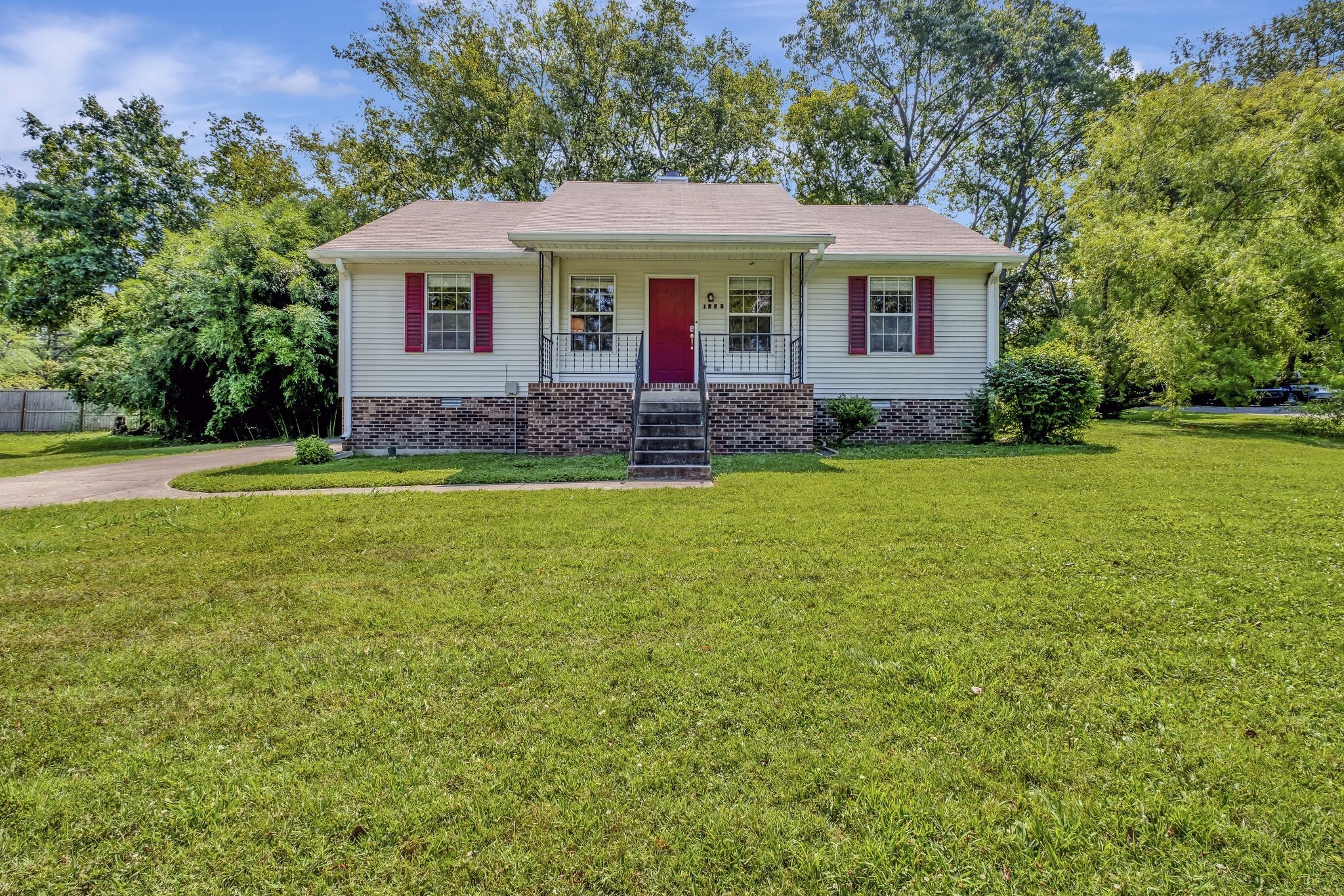 1255 Hillwood Ct