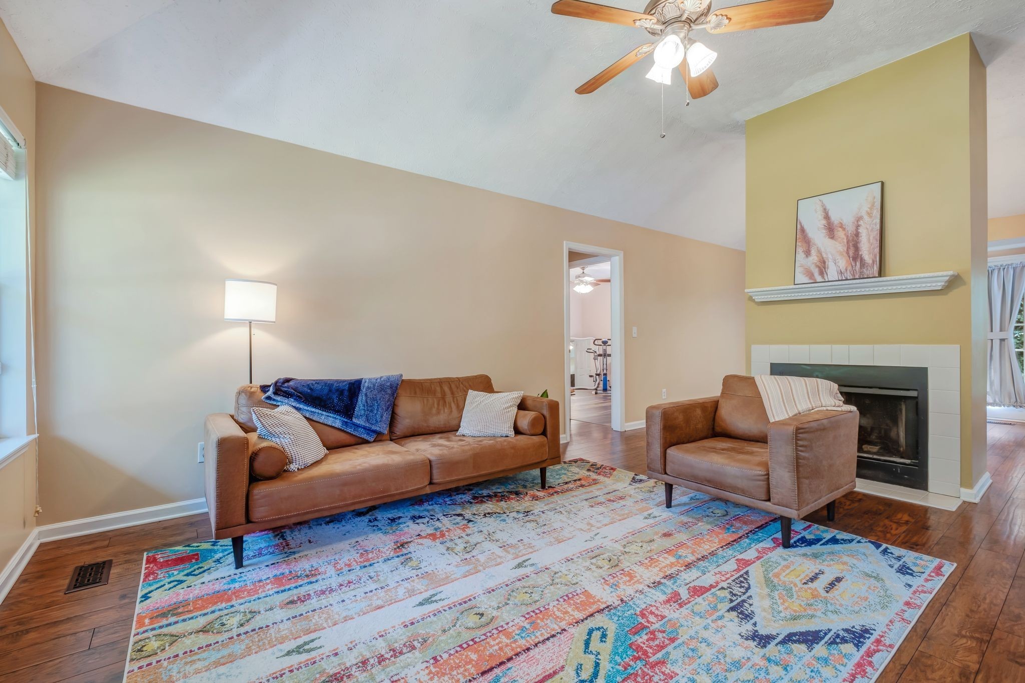 1255 Hillwood Ct