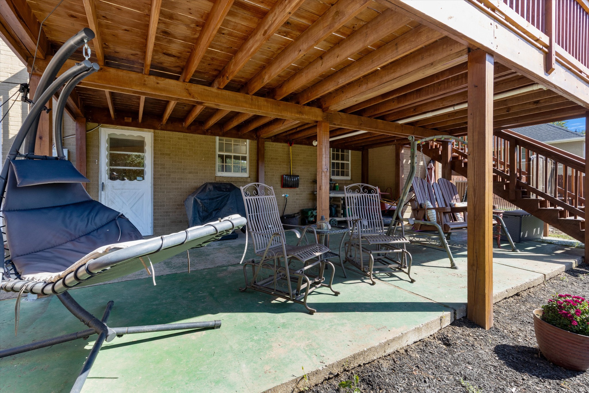 1200 Whitney Dr