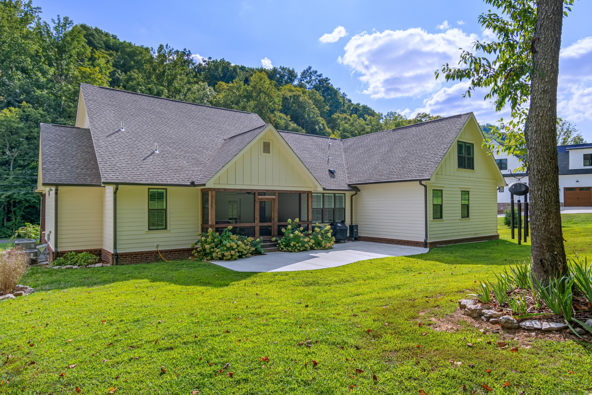 636 Weeping Willow Rd