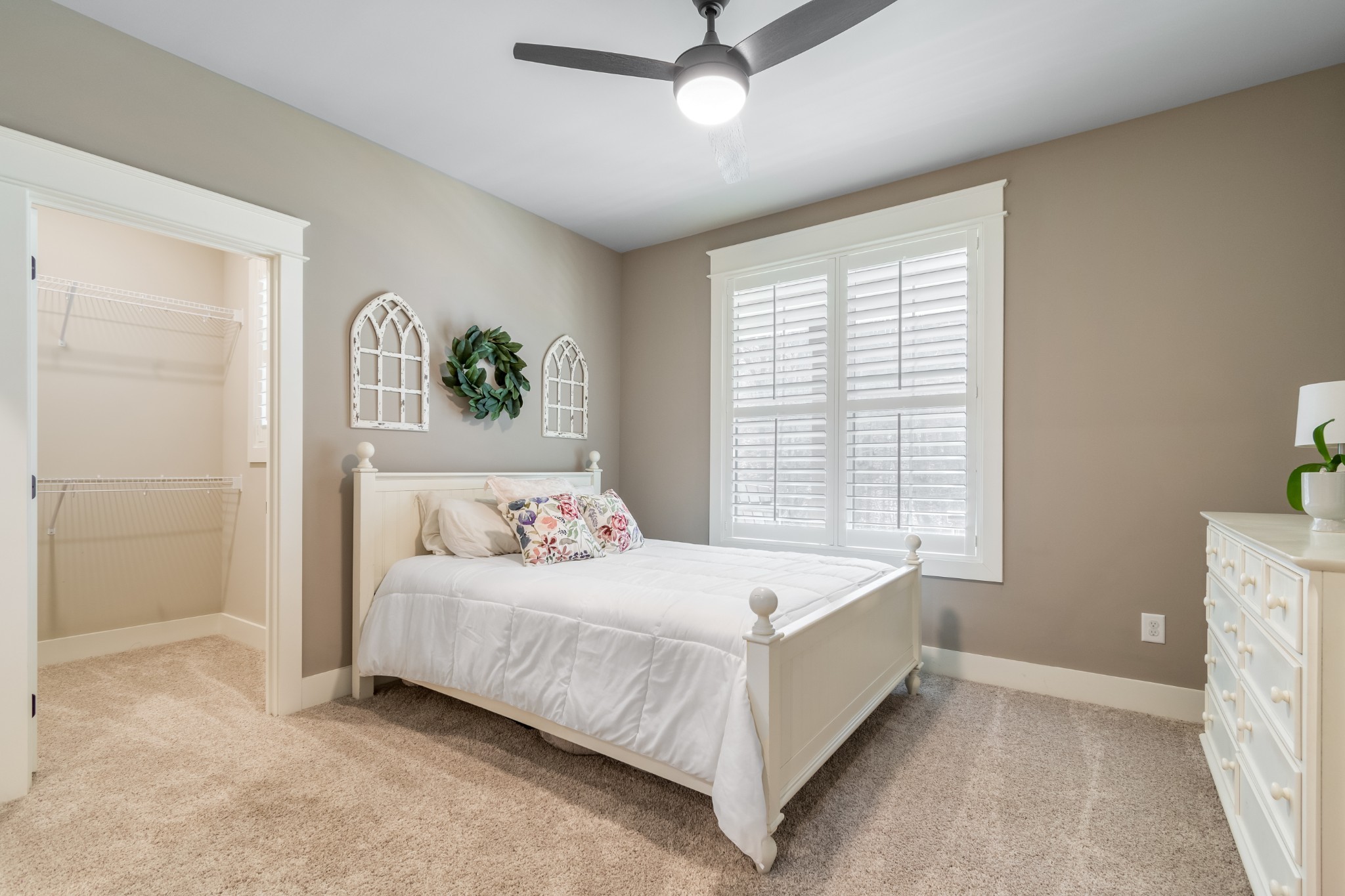 636 Weeping Willow Rd