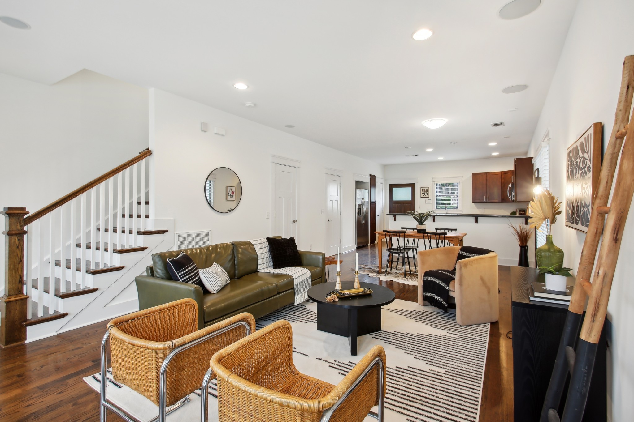 306 Artisan Ln
