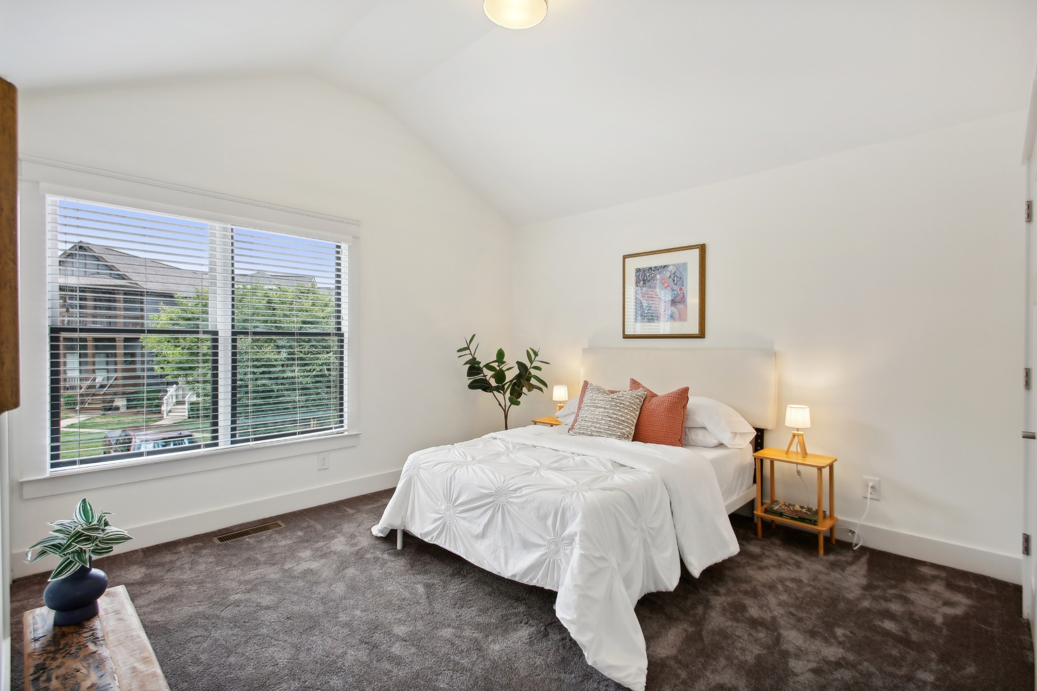 306 Artisan Ln