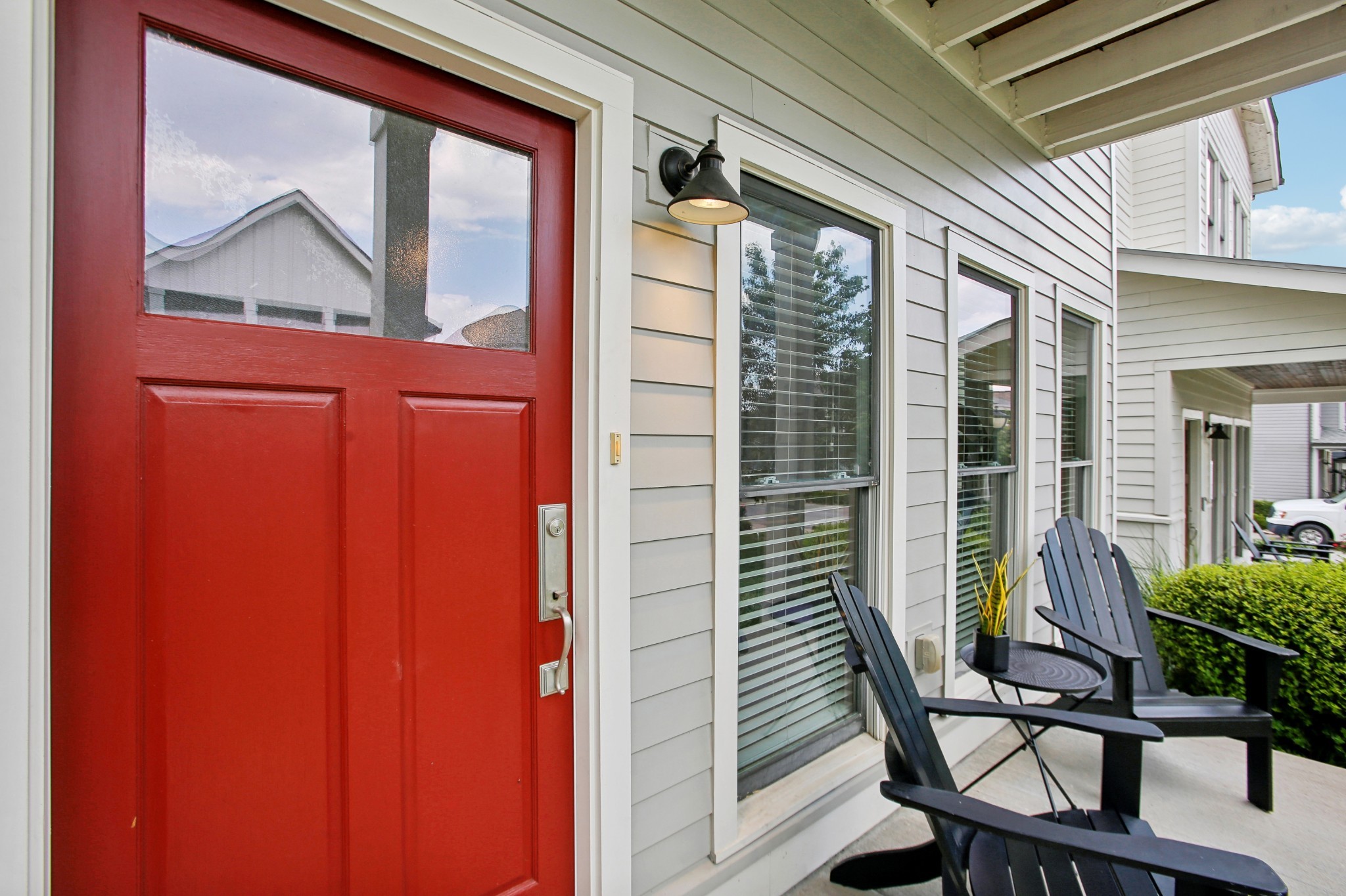 306 Artisan Ln