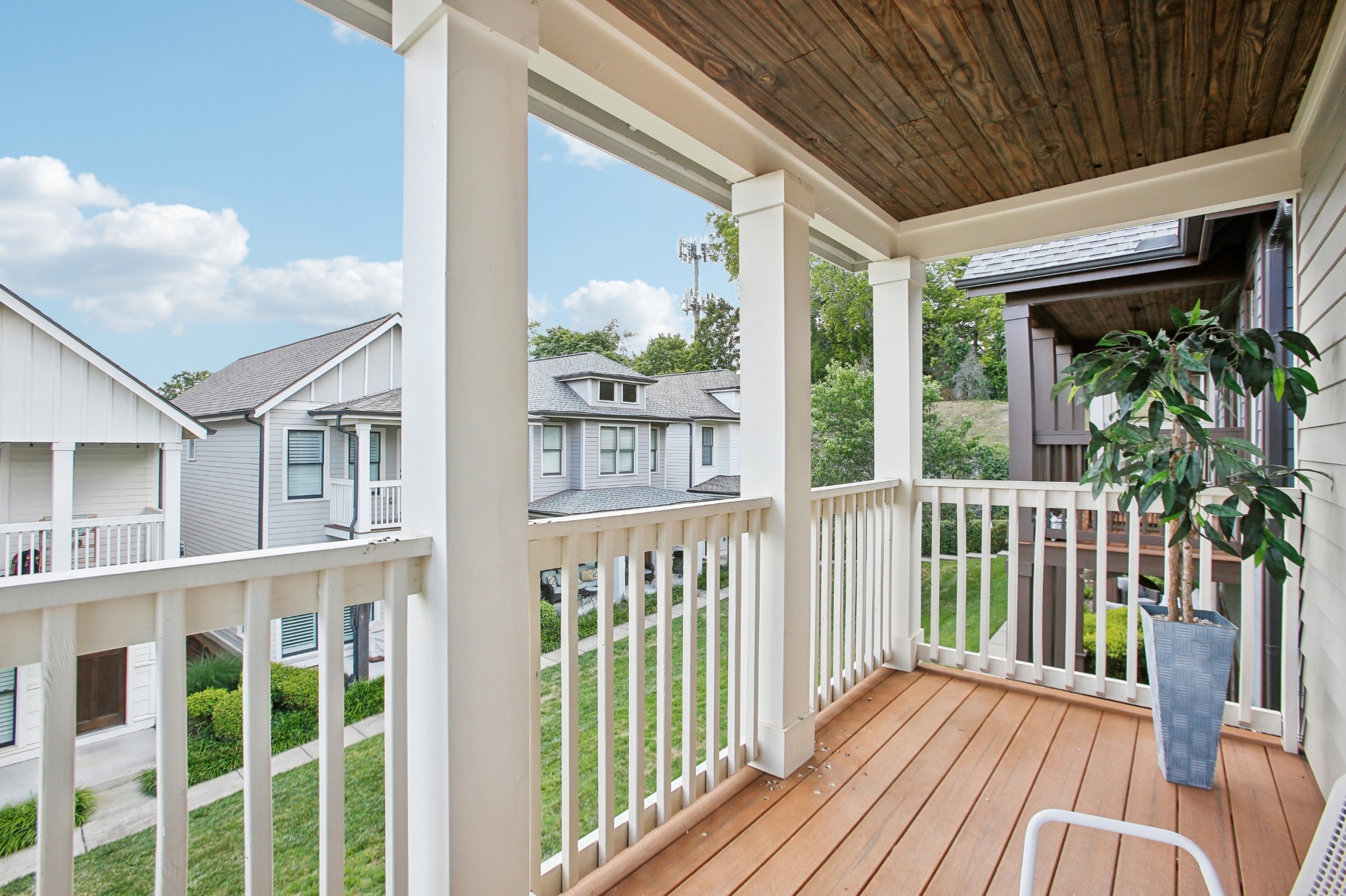 306 Artisan Ln
