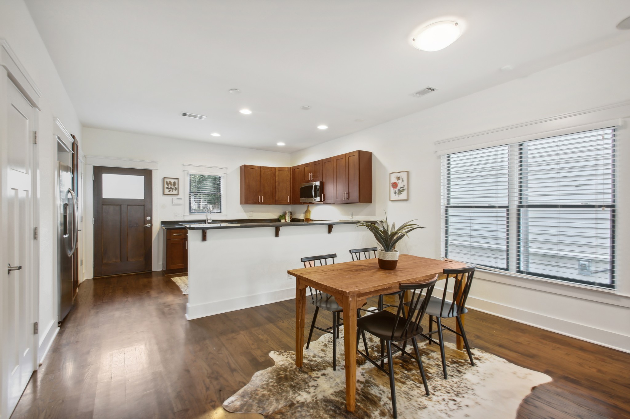 306 Artisan Ln