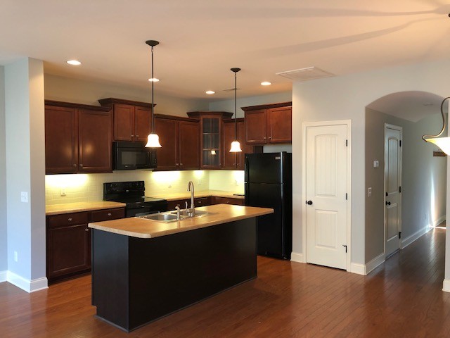 332 Windgrove Ter