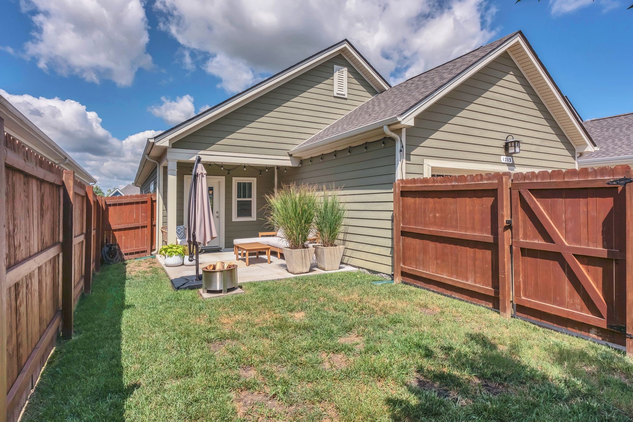1213 Duns Ln