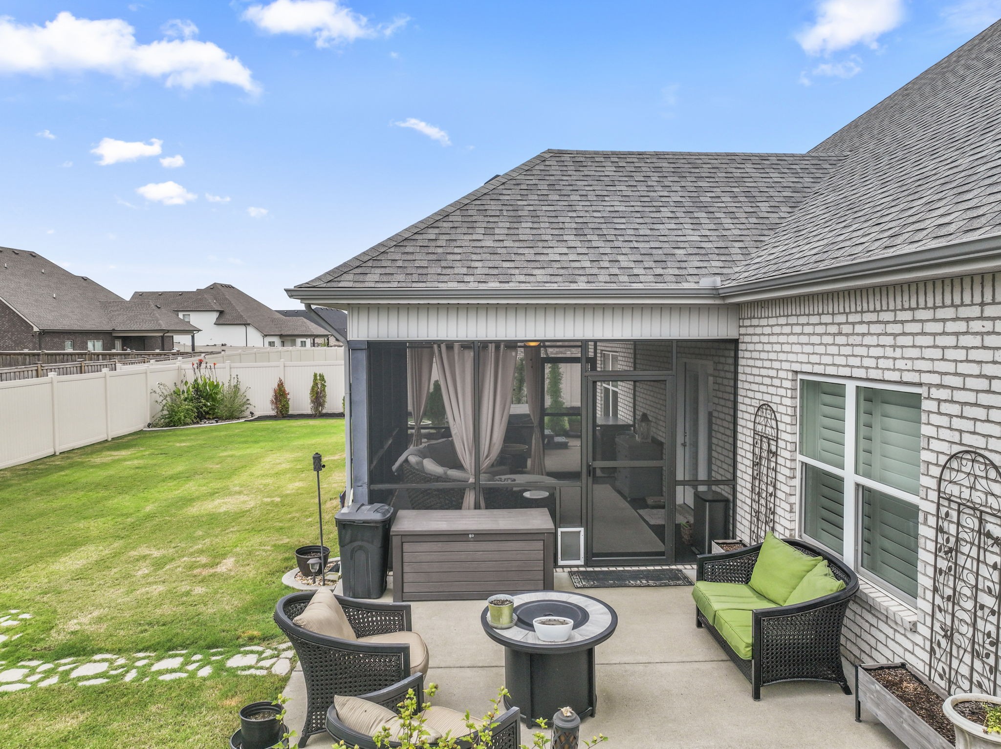 1122 Escalade Ct