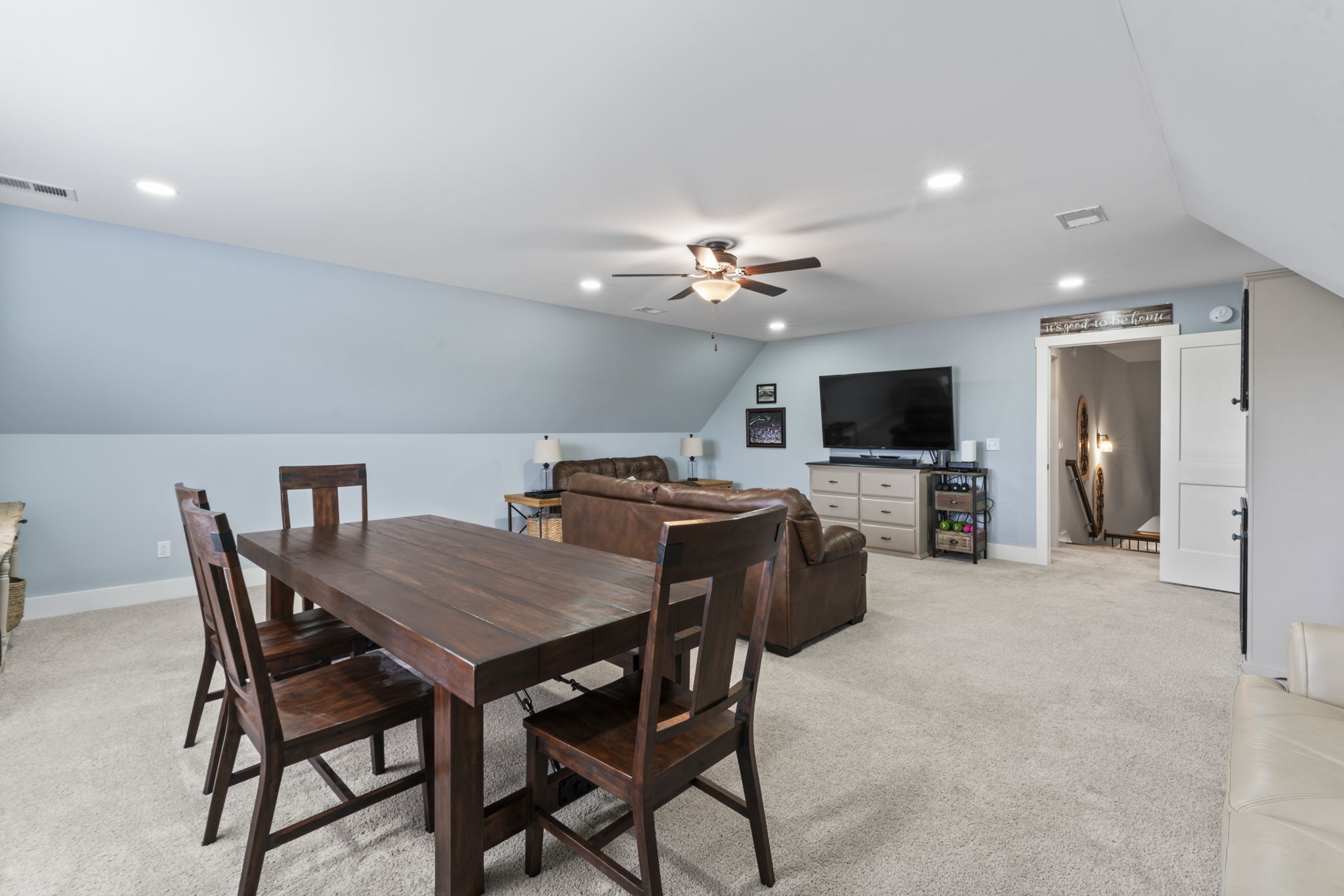 1122 Escalade Ct