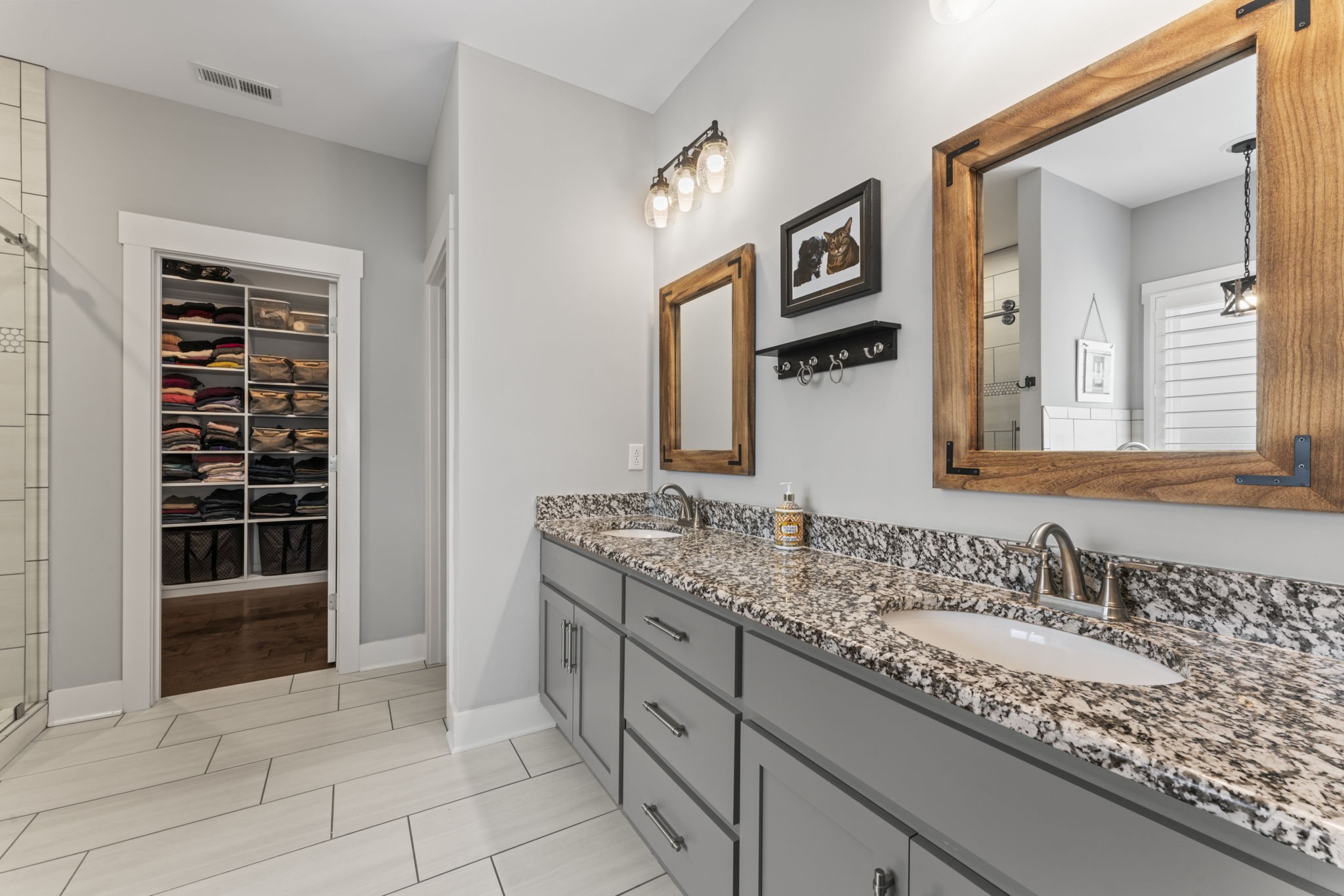 1122 Escalade Ct