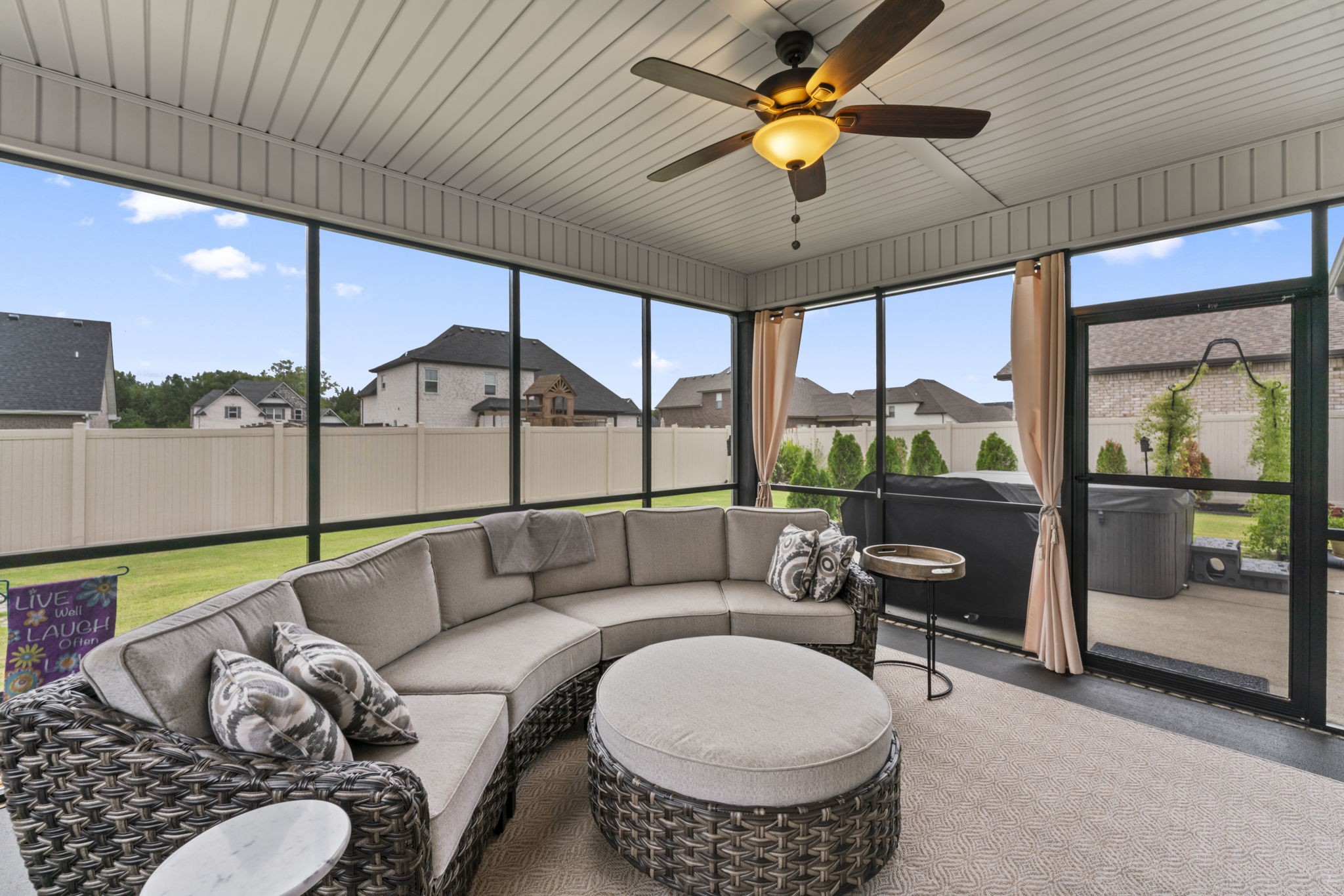 1122 Escalade Ct