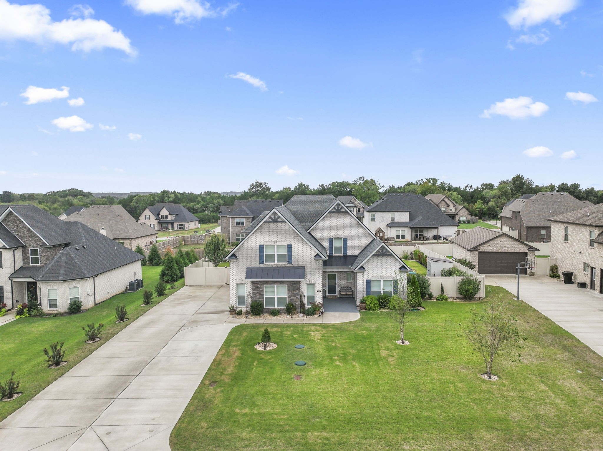 1122 Escalade Ct