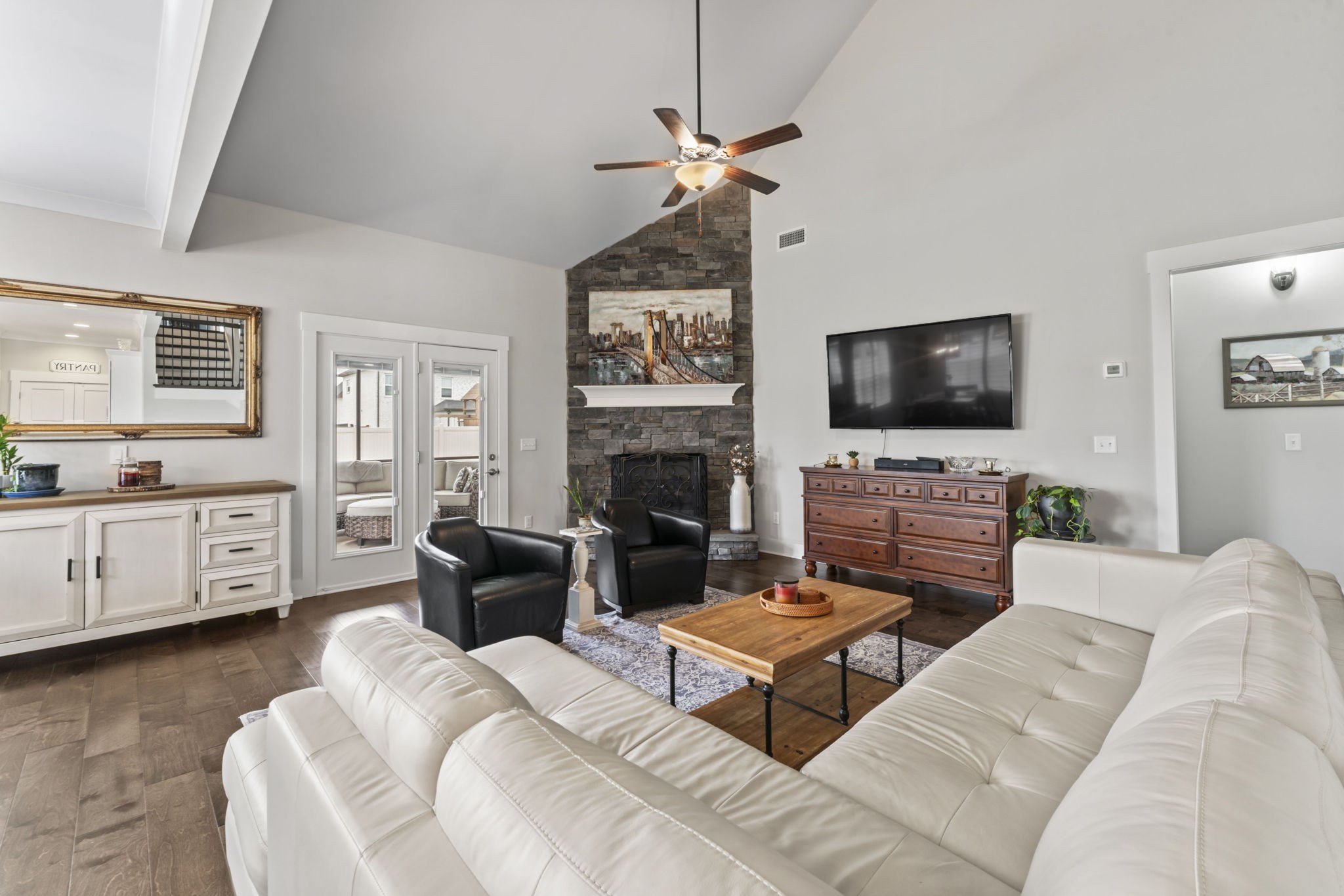 1122 Escalade Ct