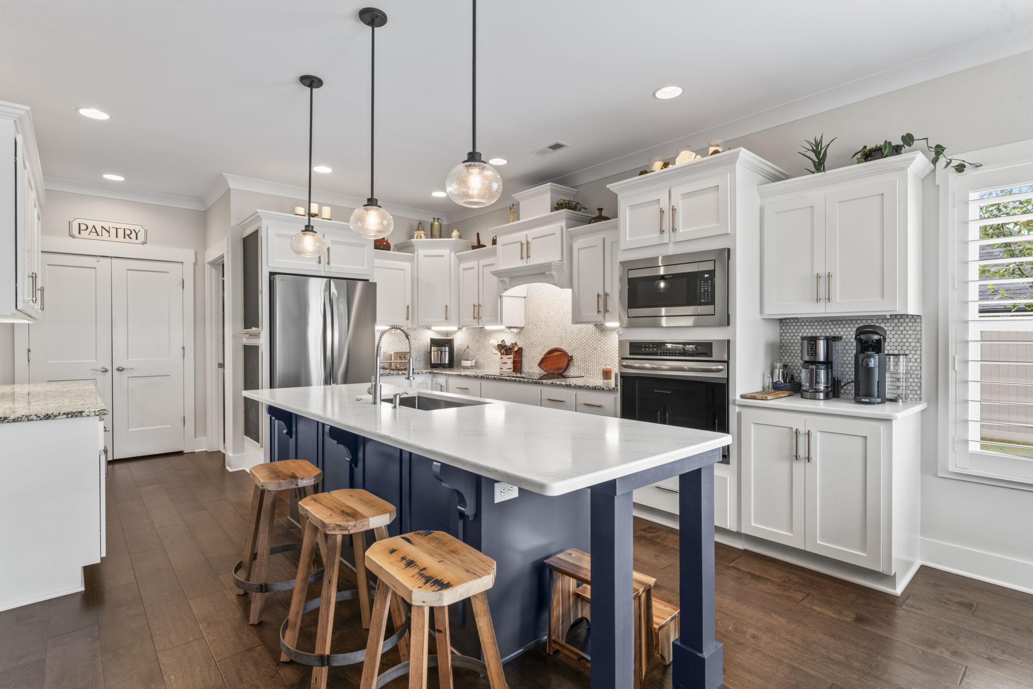 1122 Escalade Ct