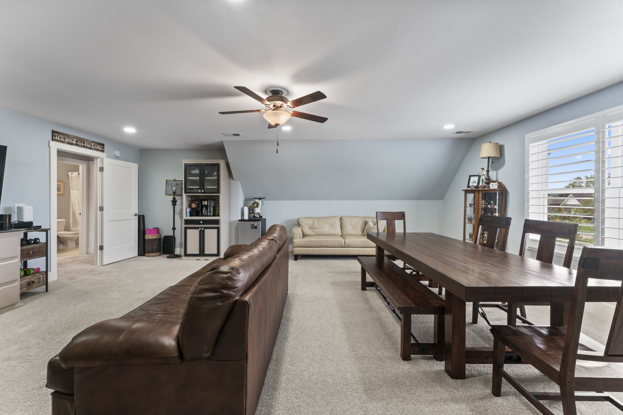 1122 Escalade Ct